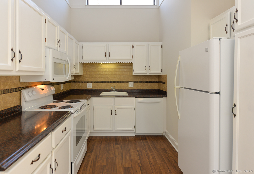 607 Heritage Village #B, Southbury, Connecticut image 8