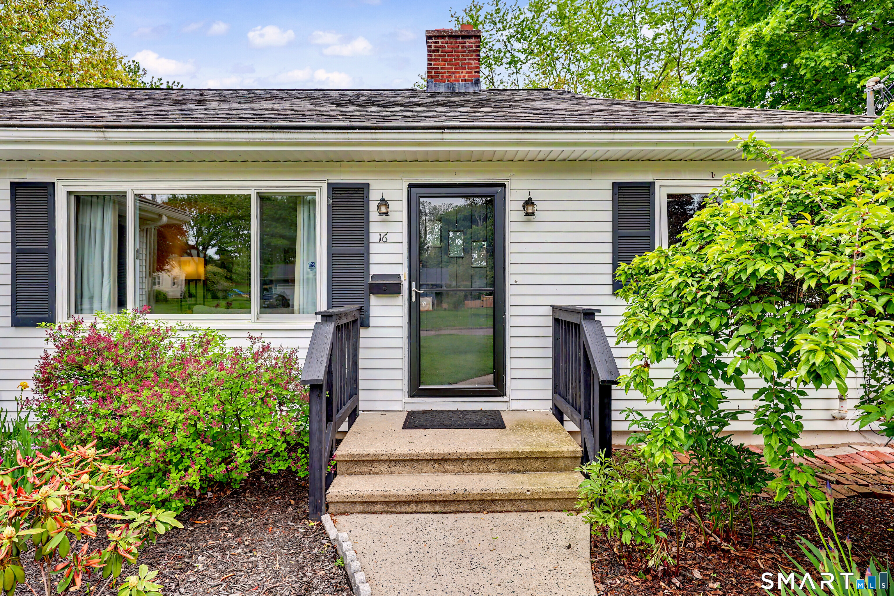 16 Ridgeland Circle