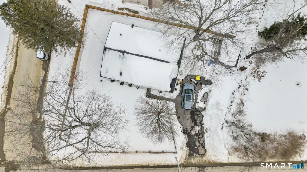 Photo of 416 Chestnut Hill Avenue, Waterbury, CT 06704 (MLS # 24152702)