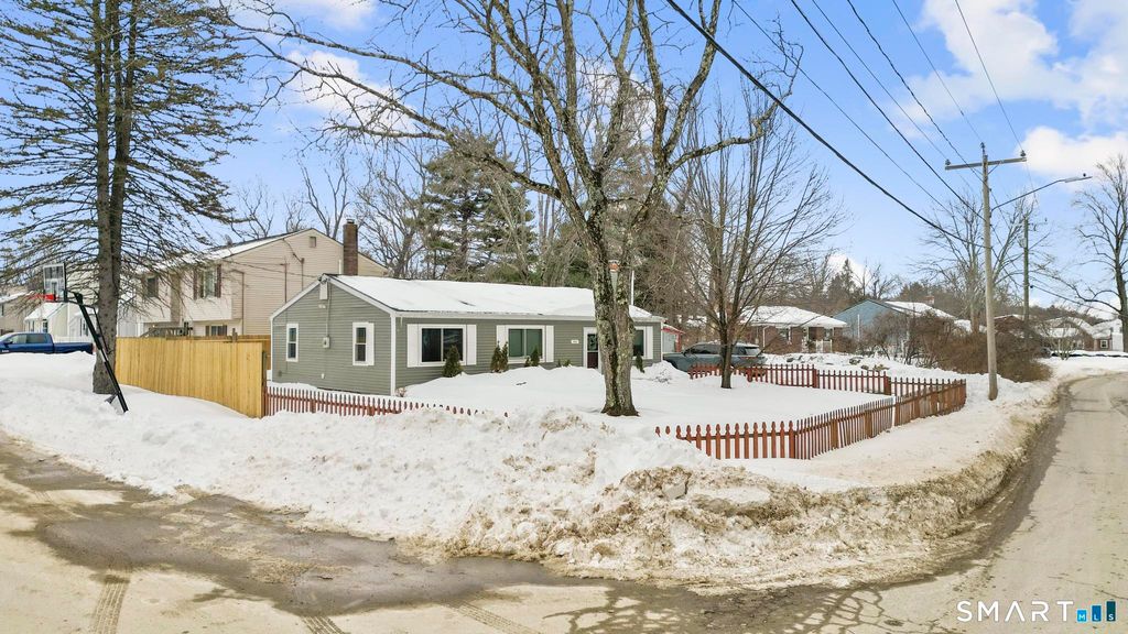 Photo of 416 Chestnut Hill Avenue, Waterbury, CT 06704 (MLS # 24152702)