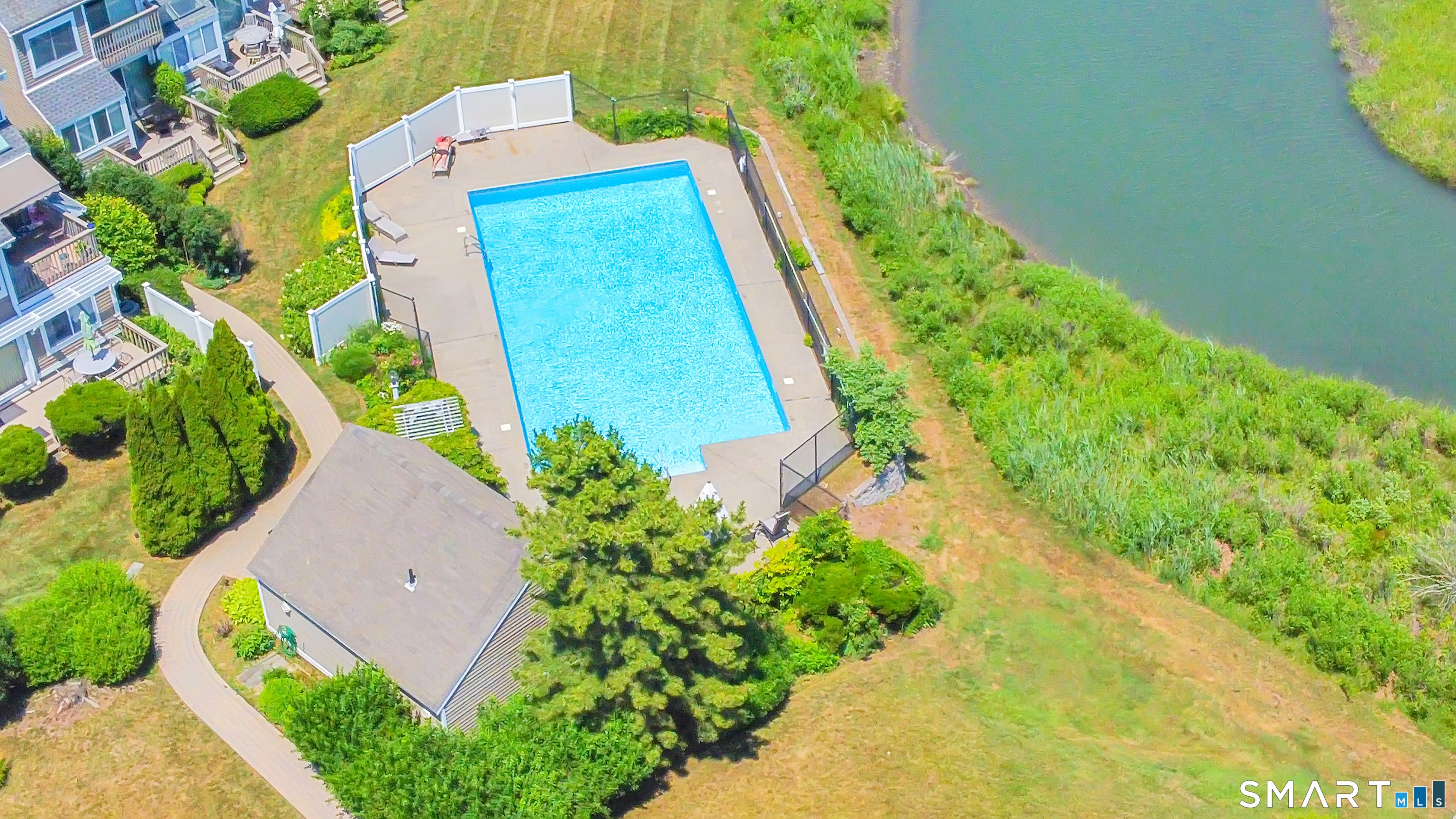 80 Seaview Terrace 32