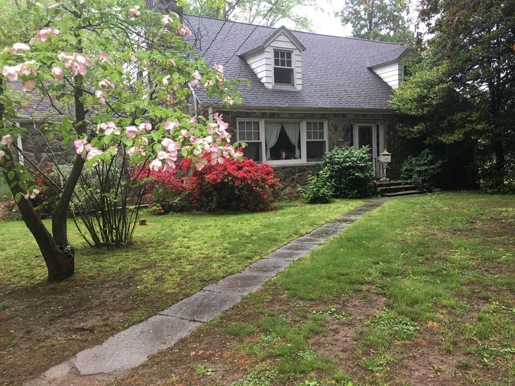 Photo of 20 Ermine Street, Fairfield, CT 06824 (MLS # 24121686)