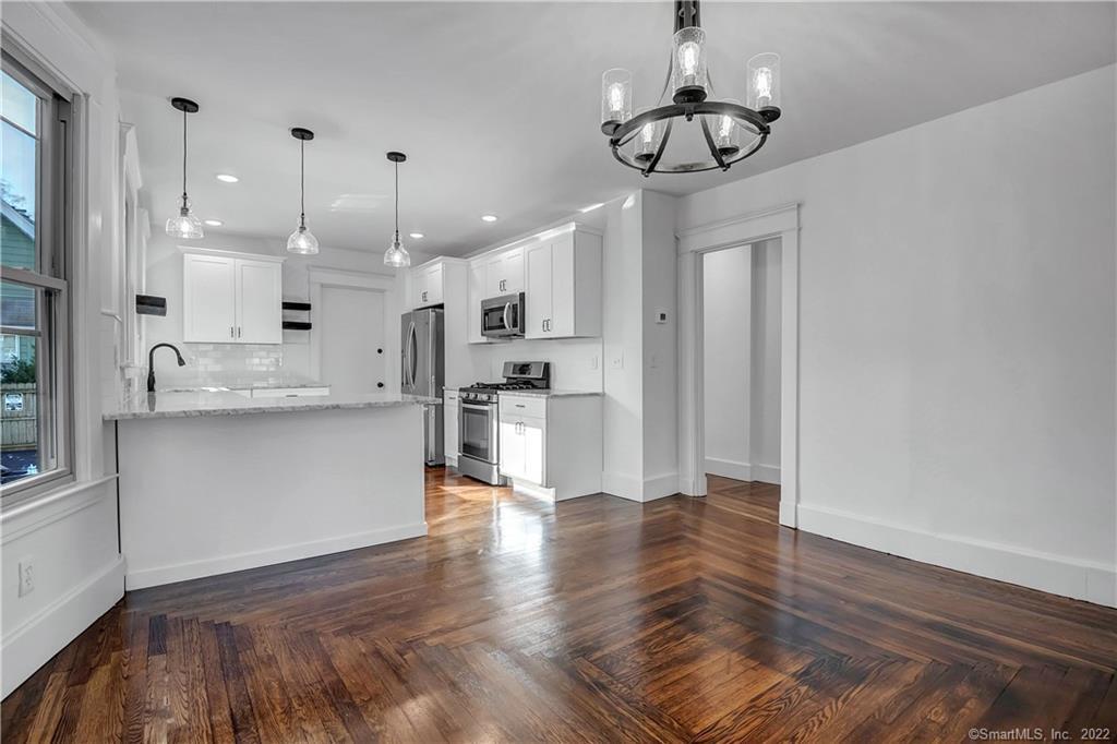 Rental Property at Elm Street 1, New Haven, Connecticut - Bedrooms: 2 
Bathrooms: 1 
Rooms: 5  - $2,500 MO.