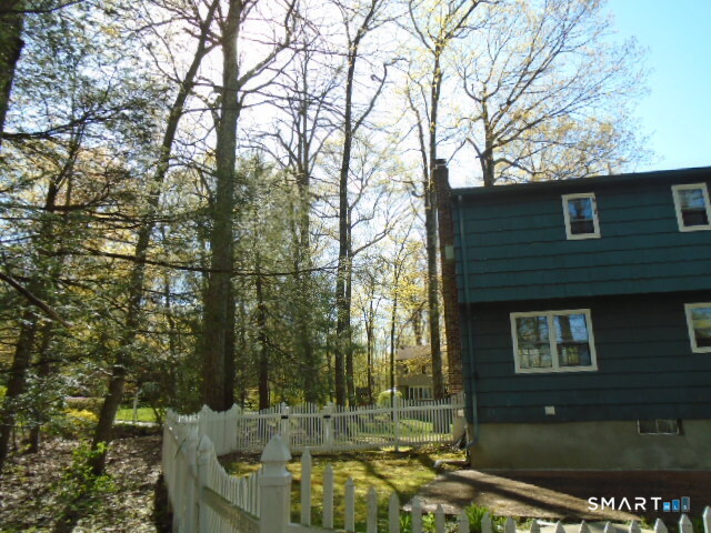 2 Fairfield Lane