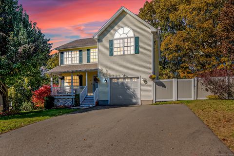 Photo of 52 Oakland Court, Meriden, CT 06450 (MLS # 24136551)