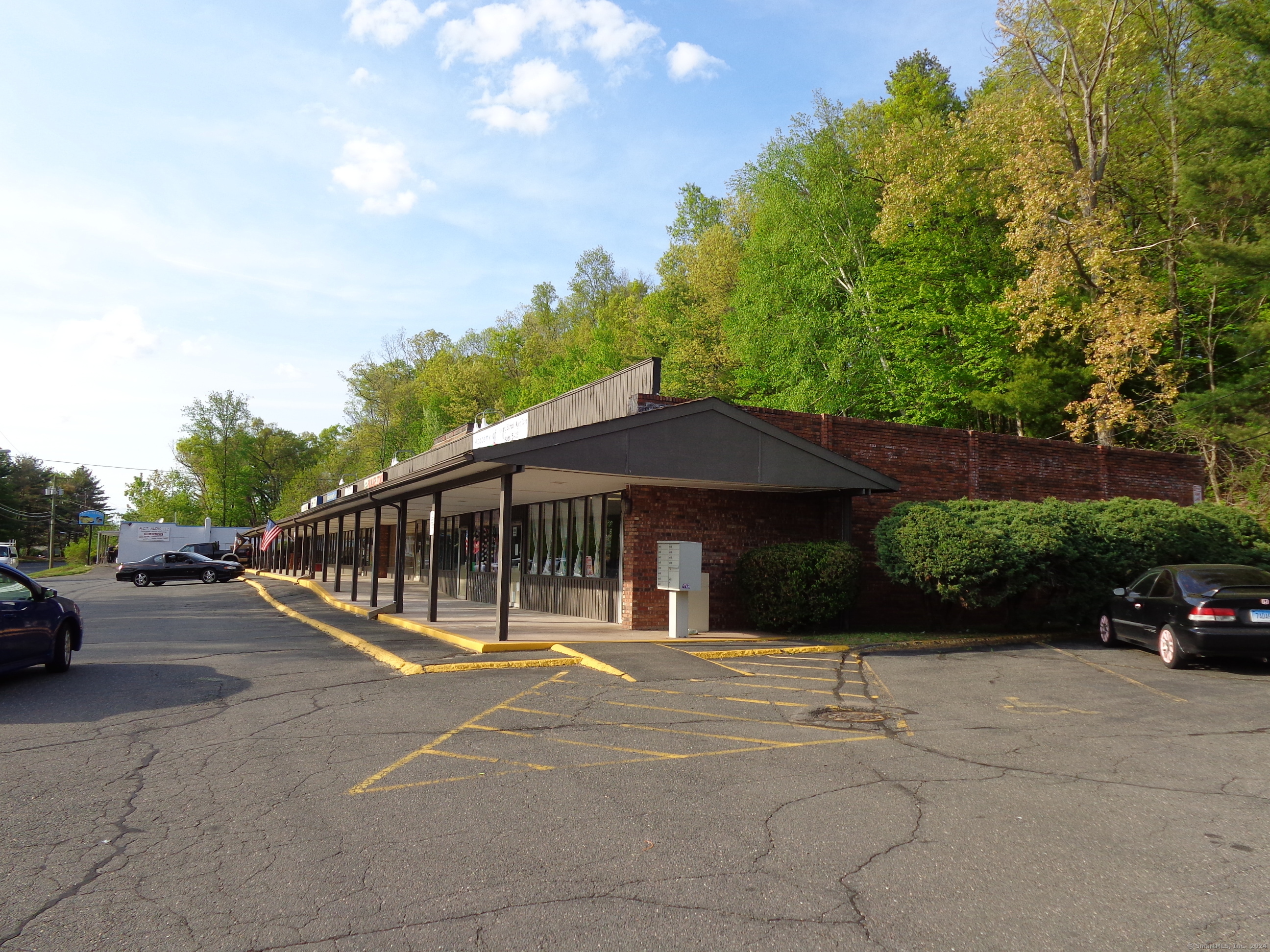 630 Talcottville Road 6