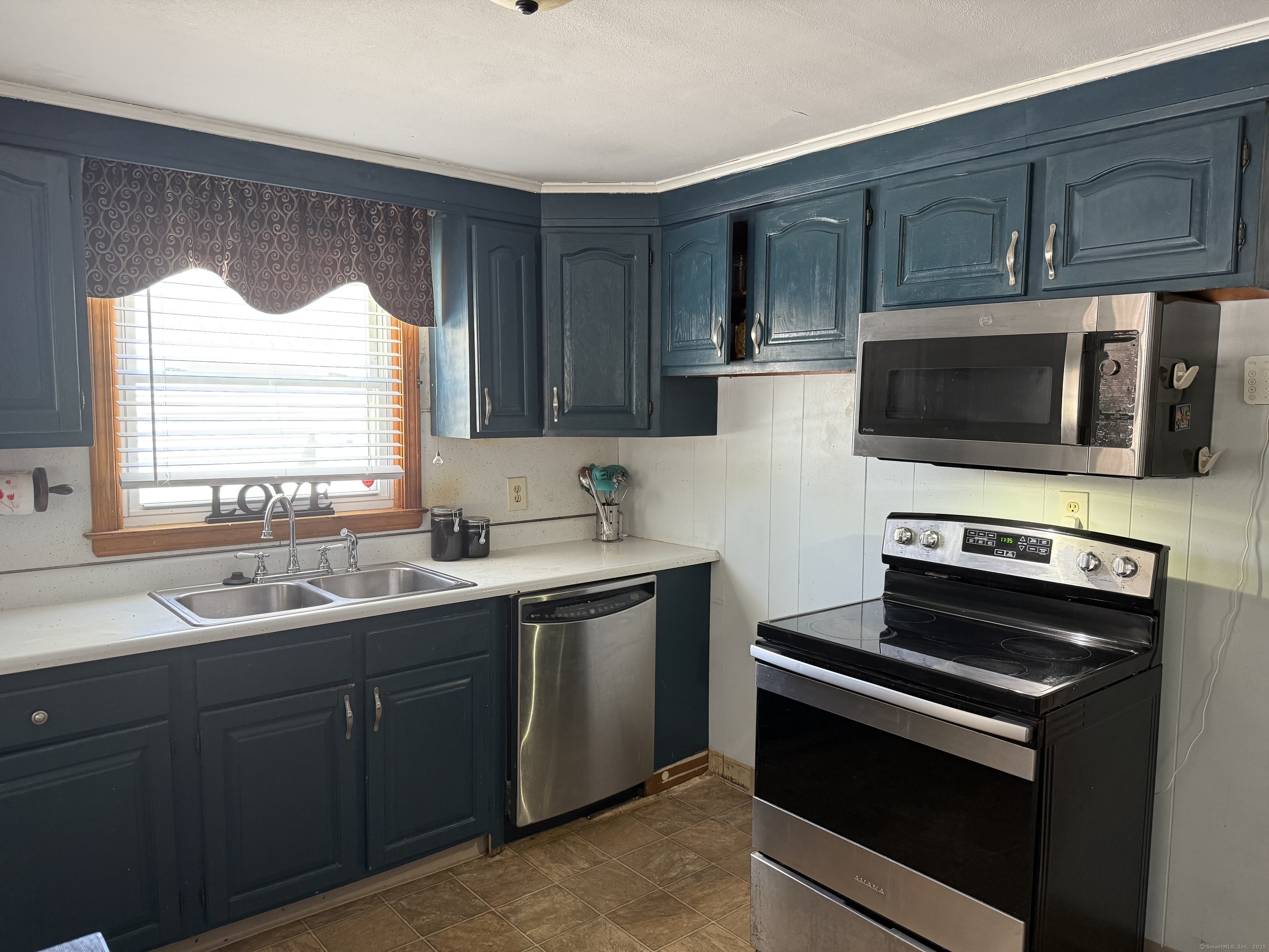 1029 N Worthy Street, Windsor, Connecticut image 12