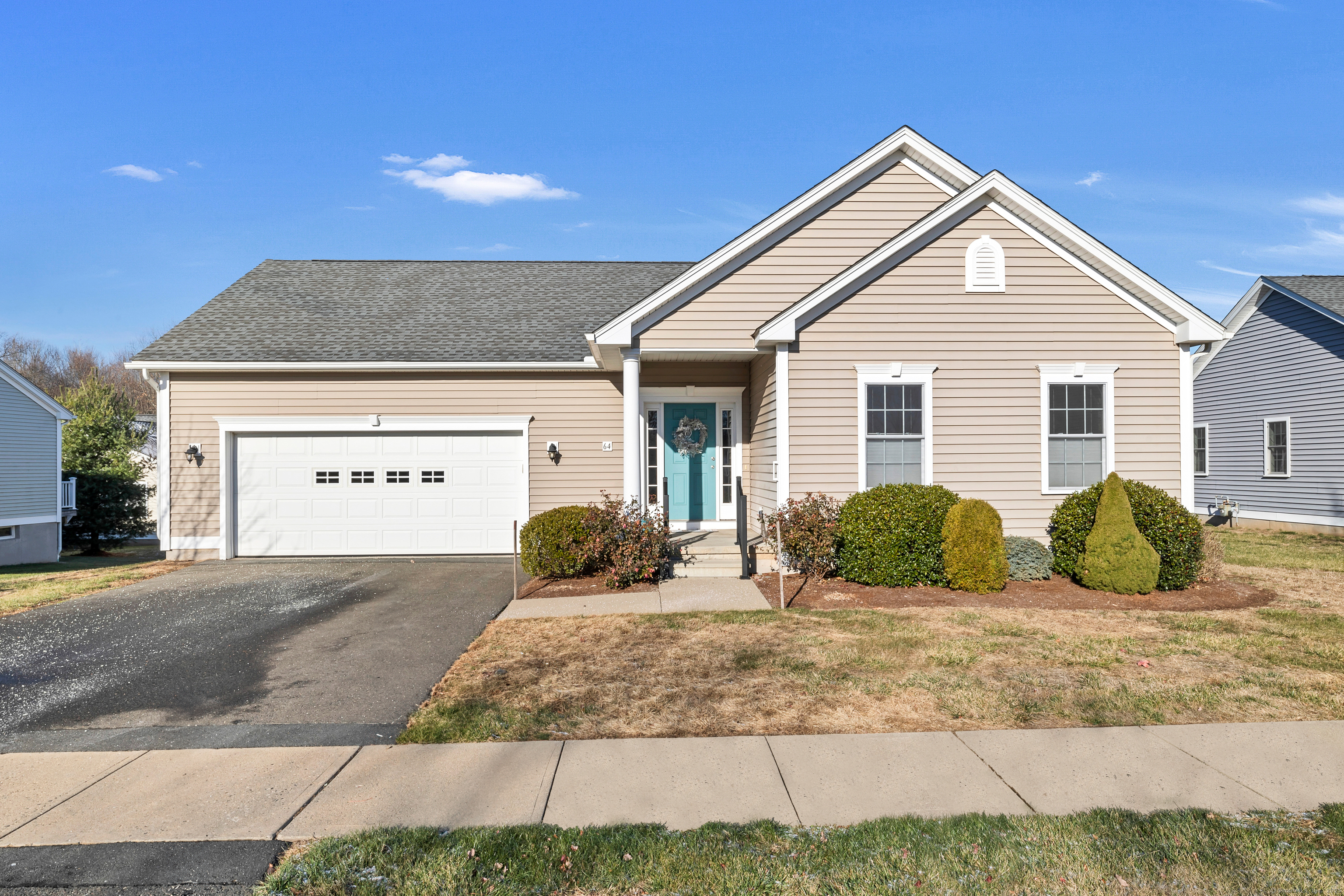 Property for Sale at Chapman Chase 64, Windsor Locks, Connecticut - Bedrooms: 2 
Bathrooms: 2 
Rooms: 5  - $429,999