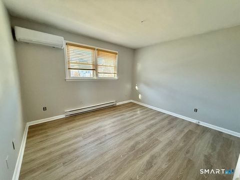 Tiny photo for 3 Bayview Place #2, West Haven, CT 06516 (MLS # 24144557)