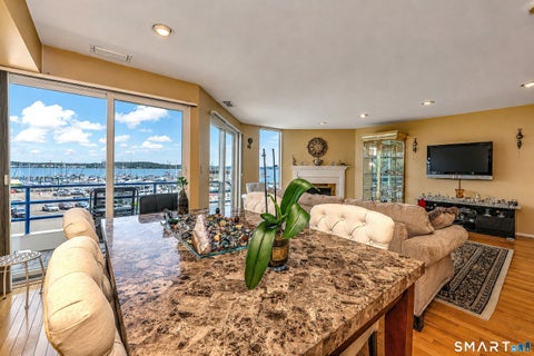 Tiny photo for 10 Harbour Close #10, New Haven, CT 06405 (MLS # 24202581)