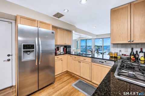 Tiny photo for 10 Harbour Close #10, New Haven, CT 06405 (MLS # 24202581)