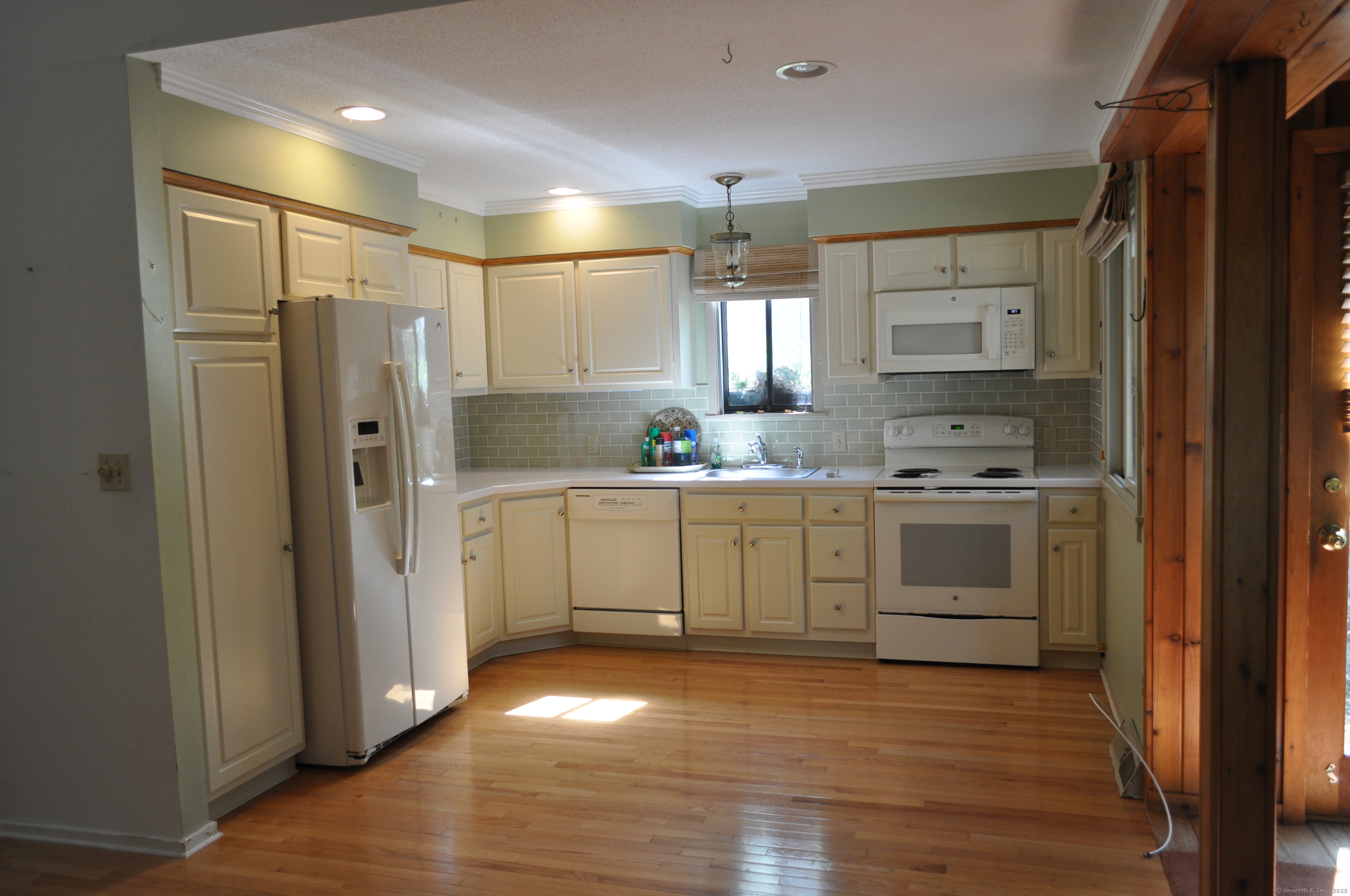 24 Byron Drive #24, Avon, Connecticut image 13