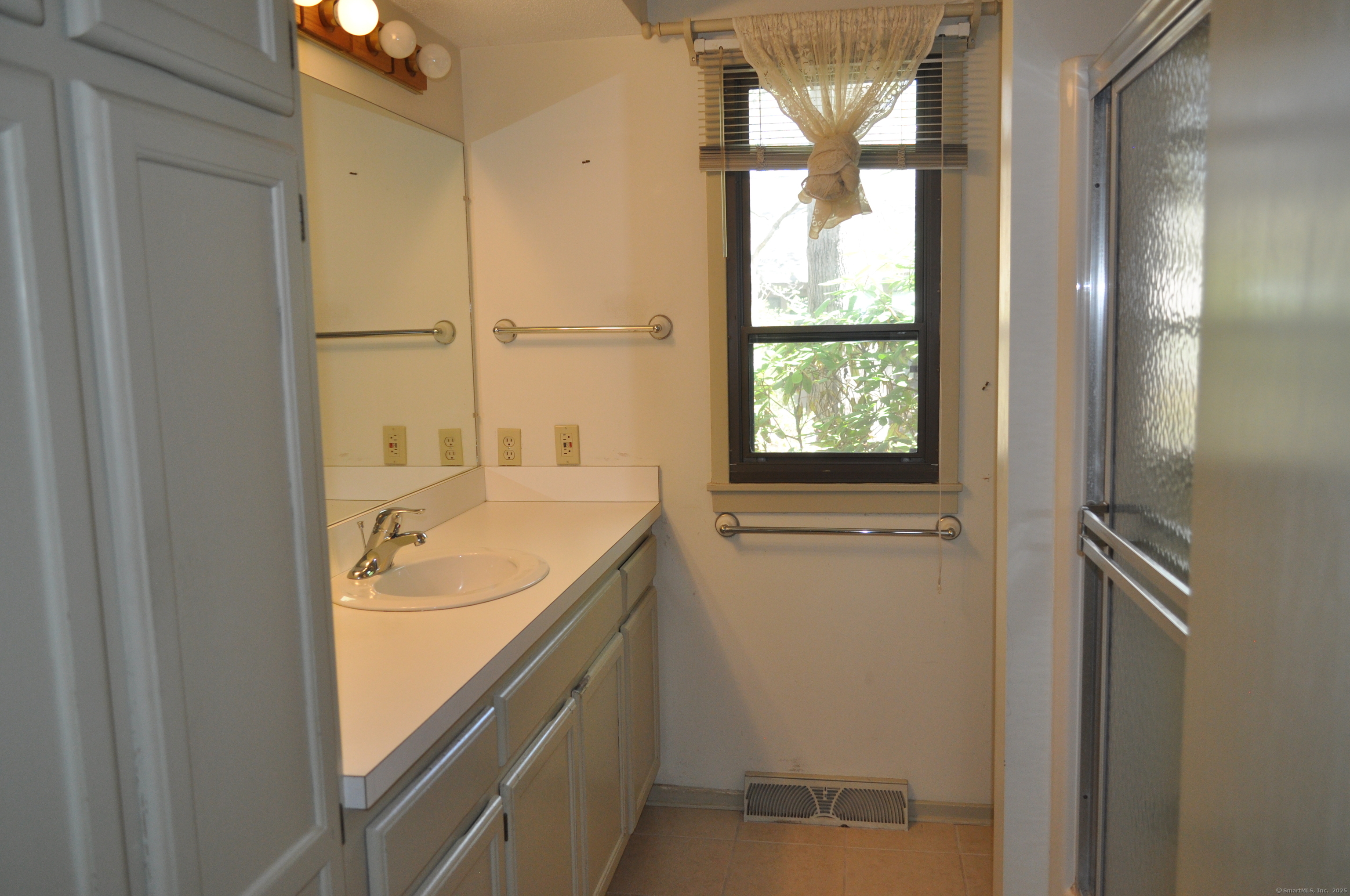 24 Byron Drive #24, Avon, Connecticut image 10