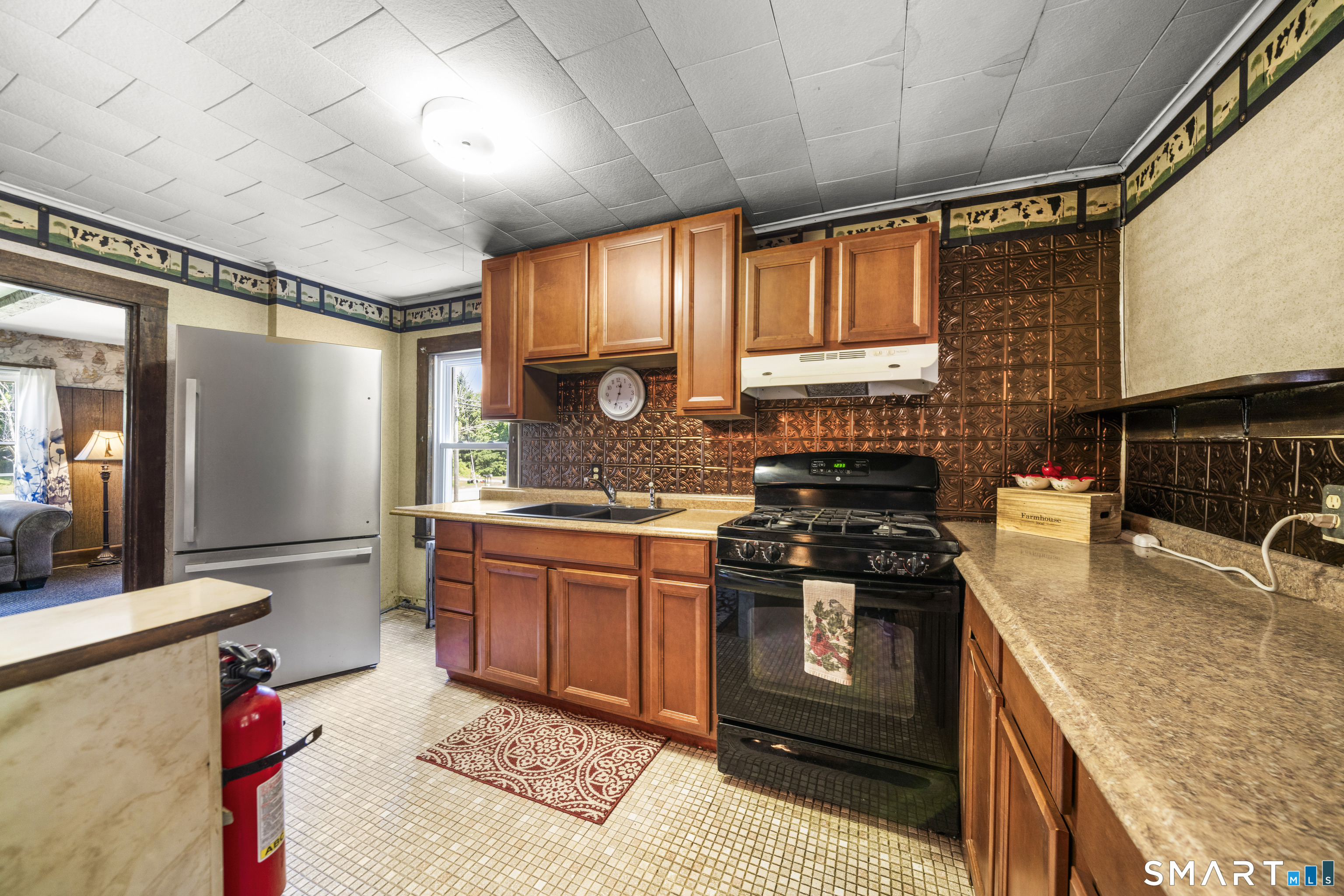 16 Chestnut Hill Road