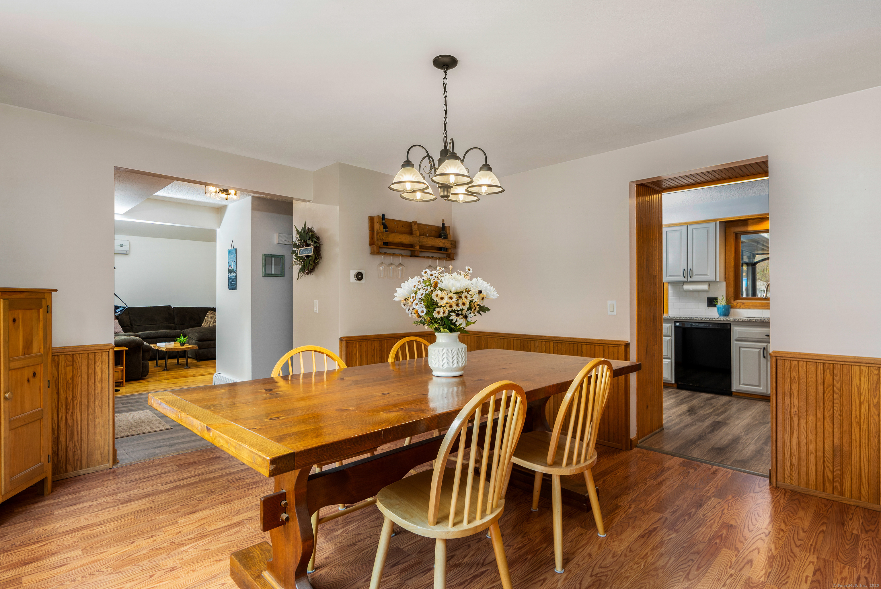 Vernon, Connecticut 06066, United States, 3 Bedrooms Bedrooms, ,3 BathroomsBathrooms,Residential,Active,238382