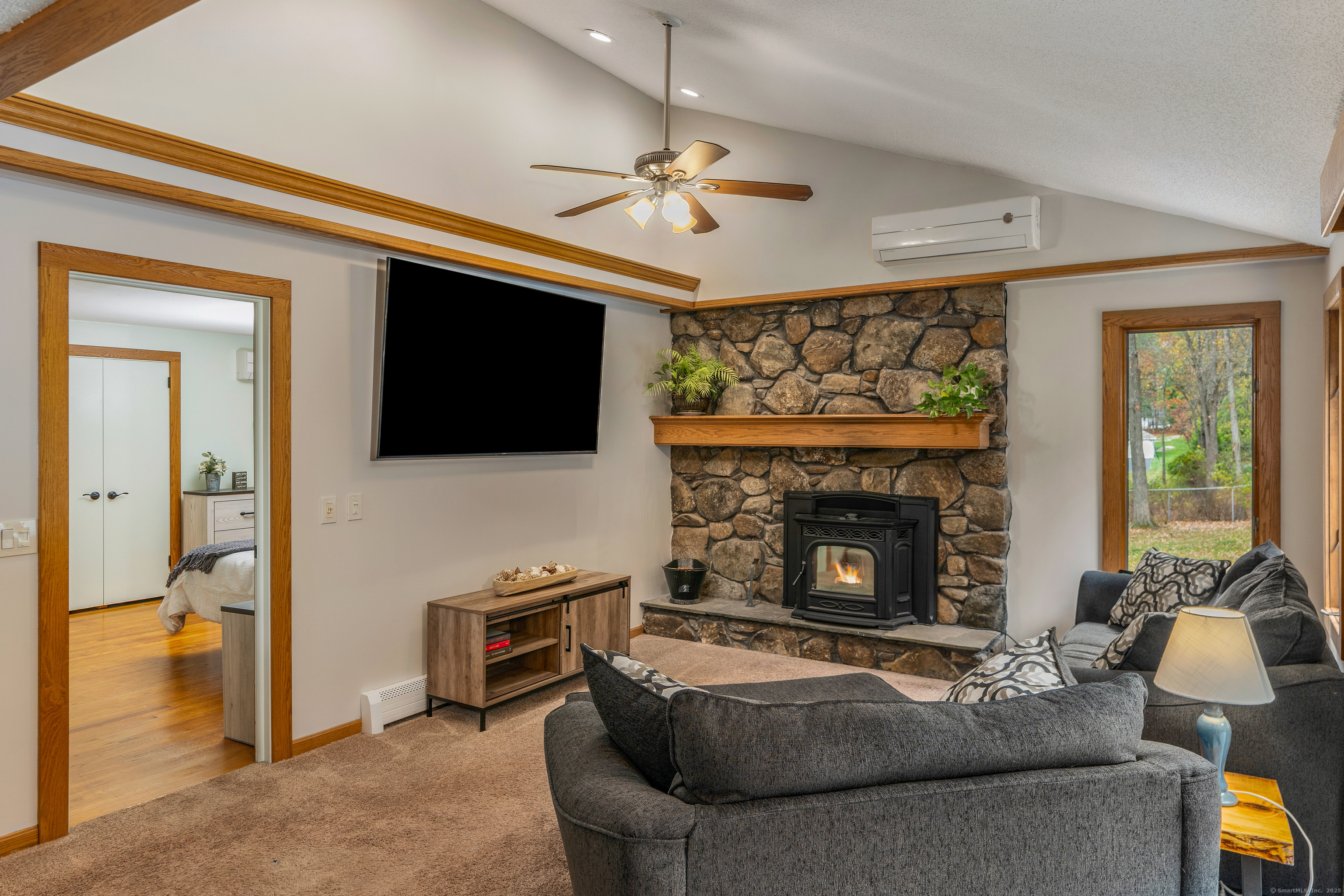 Vernon, Connecticut 06066, United States, 3 Bedrooms Bedrooms, ,3 BathroomsBathrooms,Residential,Active,238382