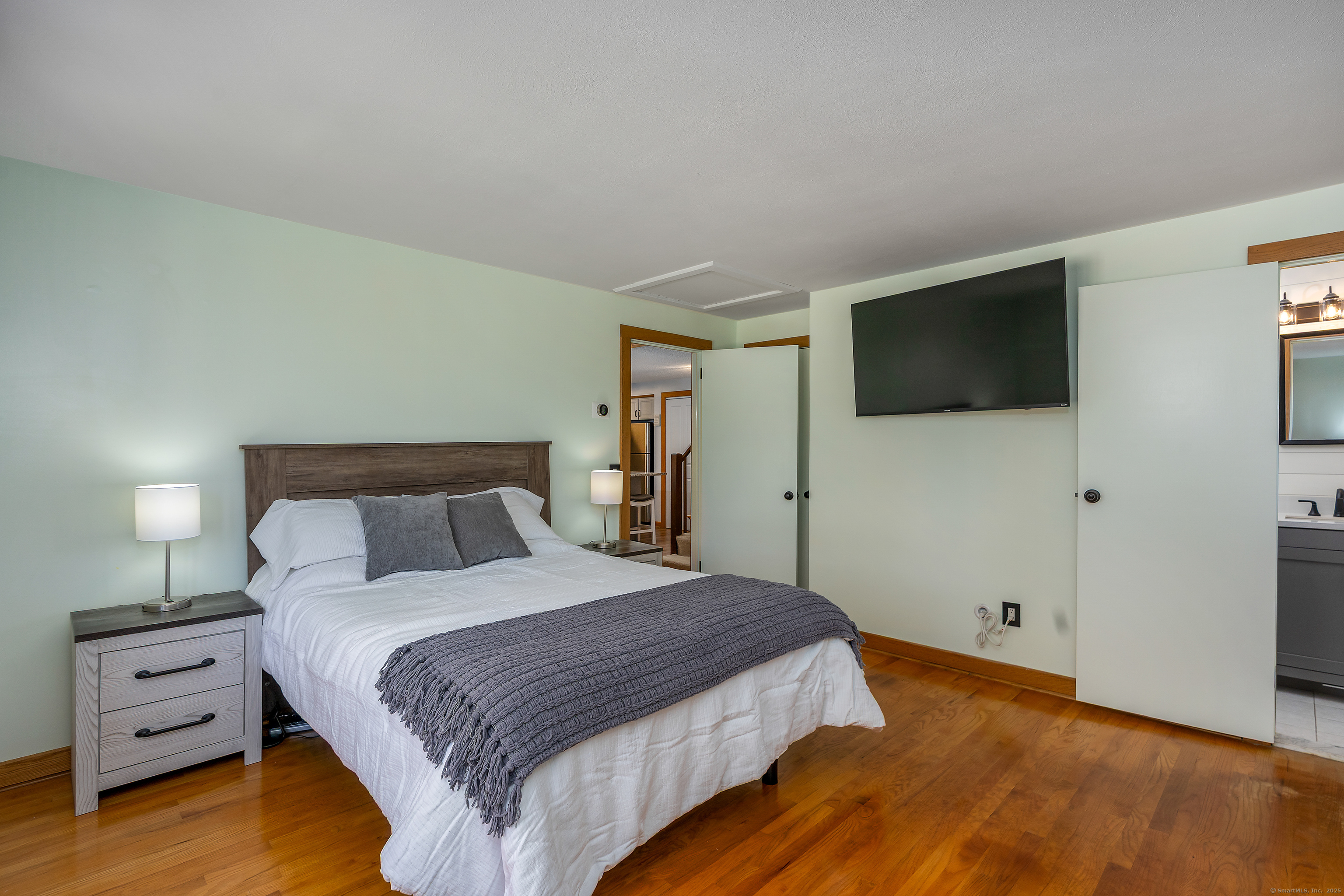 Vernon, Connecticut 06066, United States, 3 Bedrooms Bedrooms, ,3 BathroomsBathrooms,Residential,Active,238382