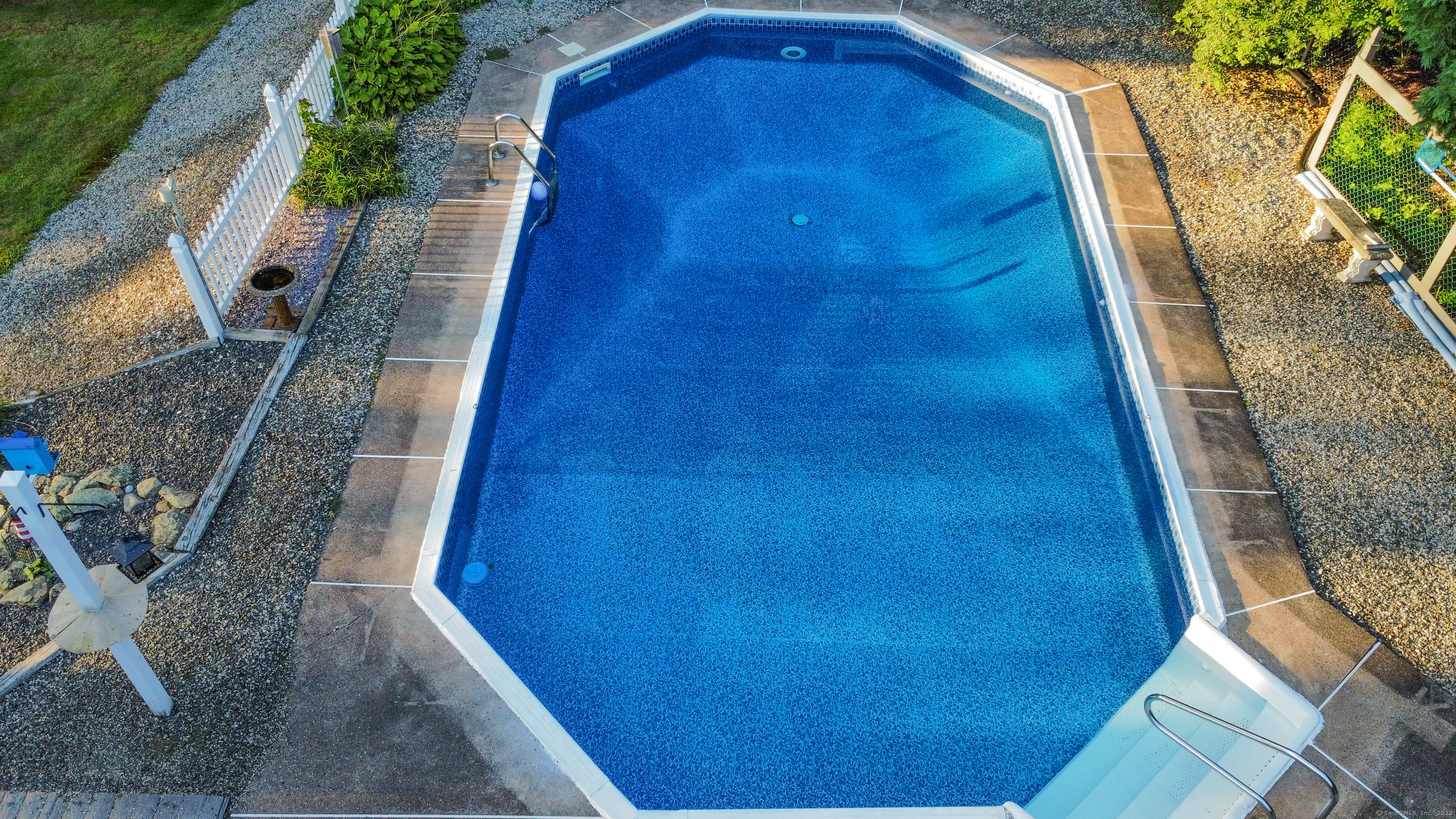 Vernon, Connecticut 06066, United States, 3 Bedrooms Bedrooms, ,3 BathroomsBathrooms,Residential,Active,238382