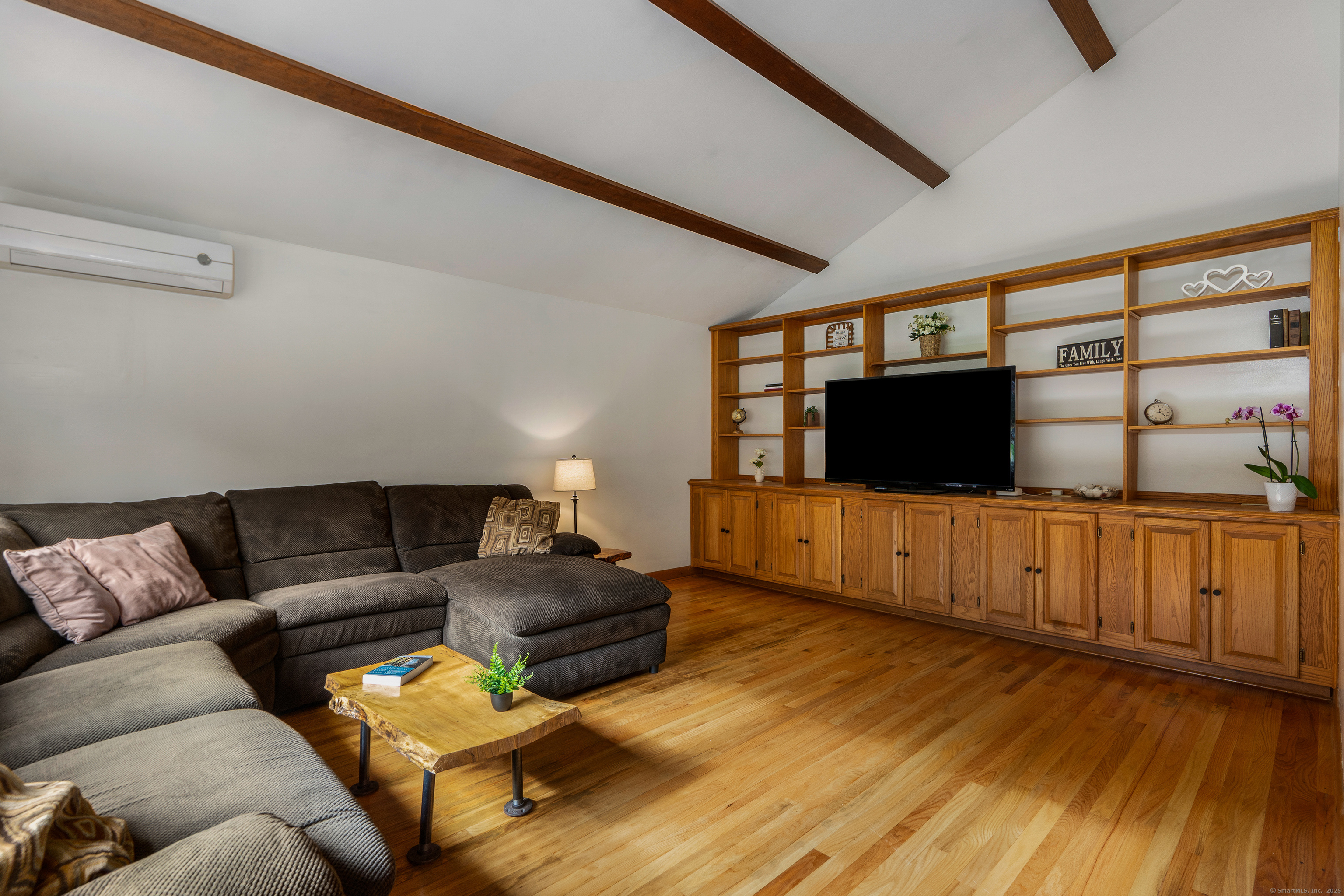 Vernon, Connecticut 06066, United States, 3 Bedrooms Bedrooms, ,3 BathroomsBathrooms,Residential,Active,238382