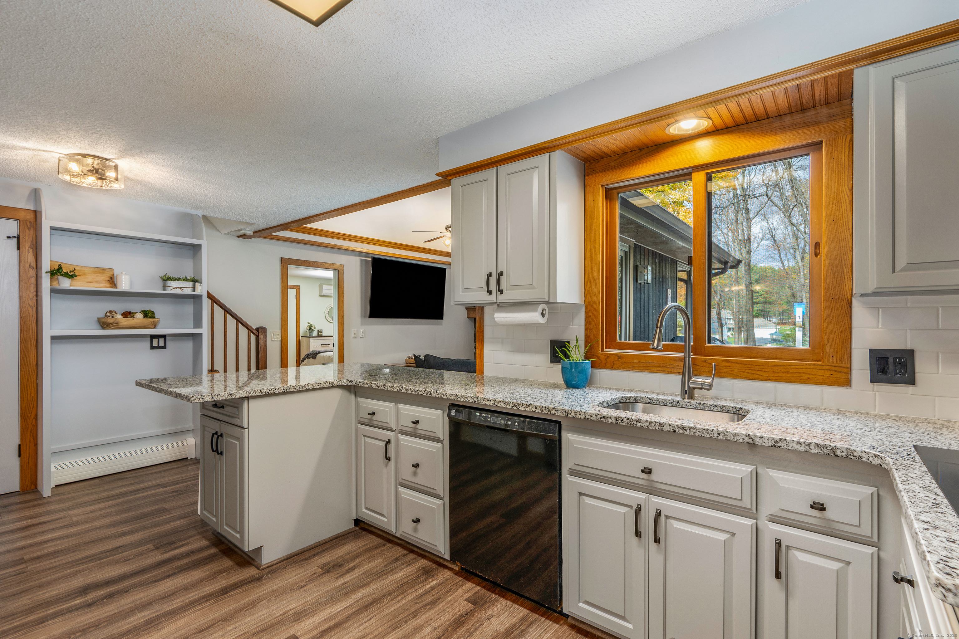 Vernon, Connecticut 06066, United States, 3 Bedrooms Bedrooms, ,3 BathroomsBathrooms,Residential,Active,238382