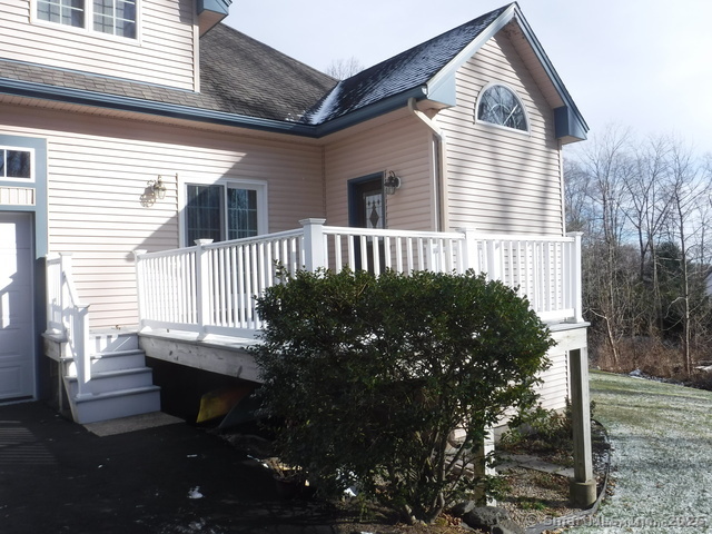 Rental Property at Northford Road, Branford, Connecticut - Bedrooms: 1 
Bathrooms: 2 
Rooms: 4  - $2,100 MO.