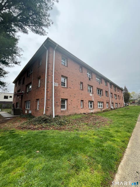Condo For Sale - 60 Donna Drive #C7<br/> New Haven, CT 06513