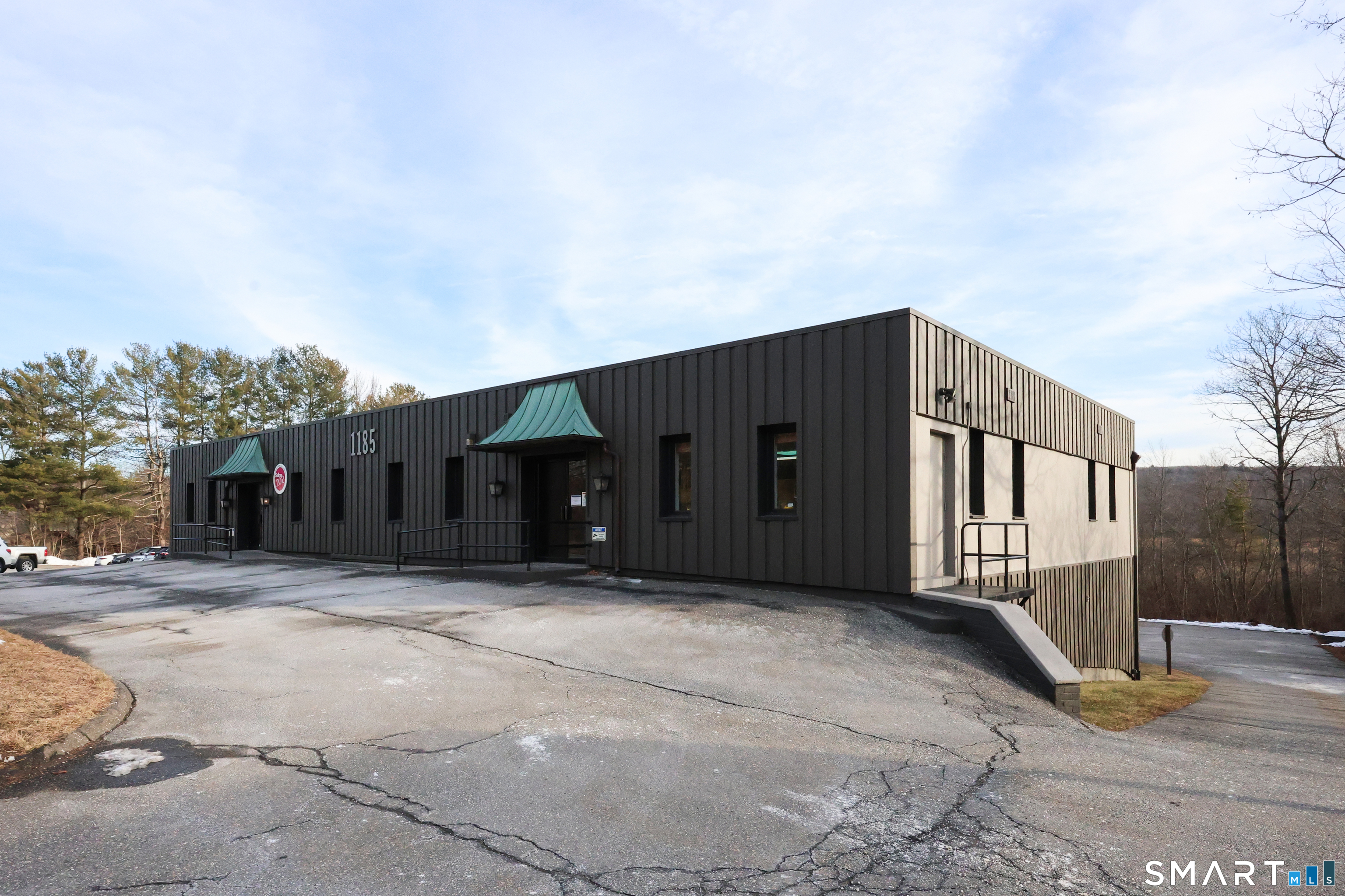 1185 New Litchfield Street