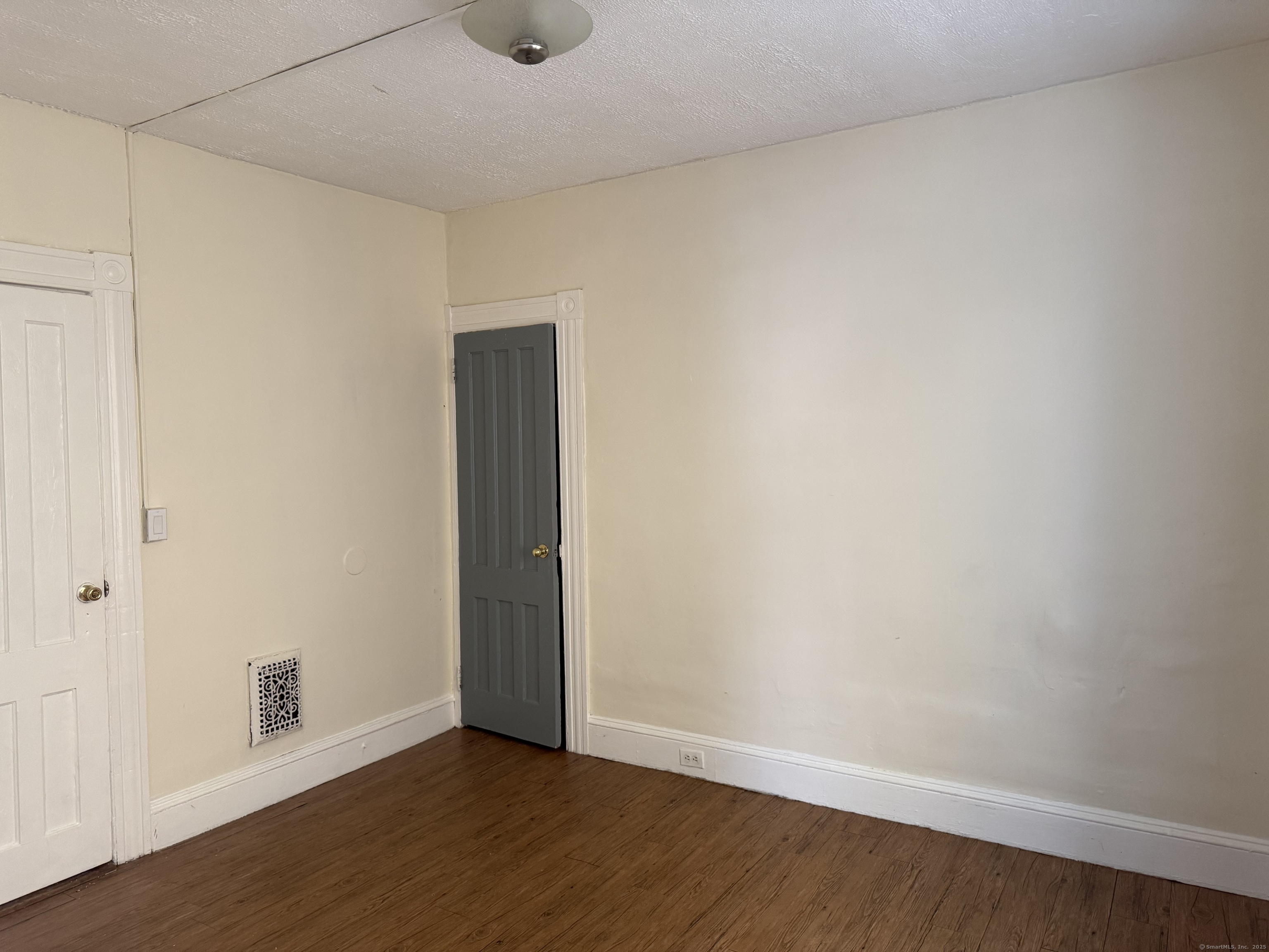 Bridgeport, Connecticut 06605, United States, 2 Bedrooms Bedrooms, ,1 BathroomBathrooms,Residential,Active,174830