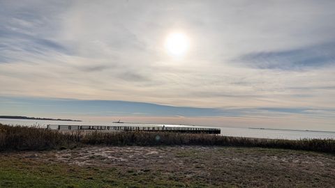 Condo For Sale - 195 West Walk<br/> West Haven, CT 06516
