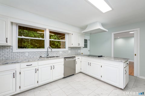 Tiny photo for 8 Lincoln Avenue, West Hartford, CT 06117 (MLS # 24208469)