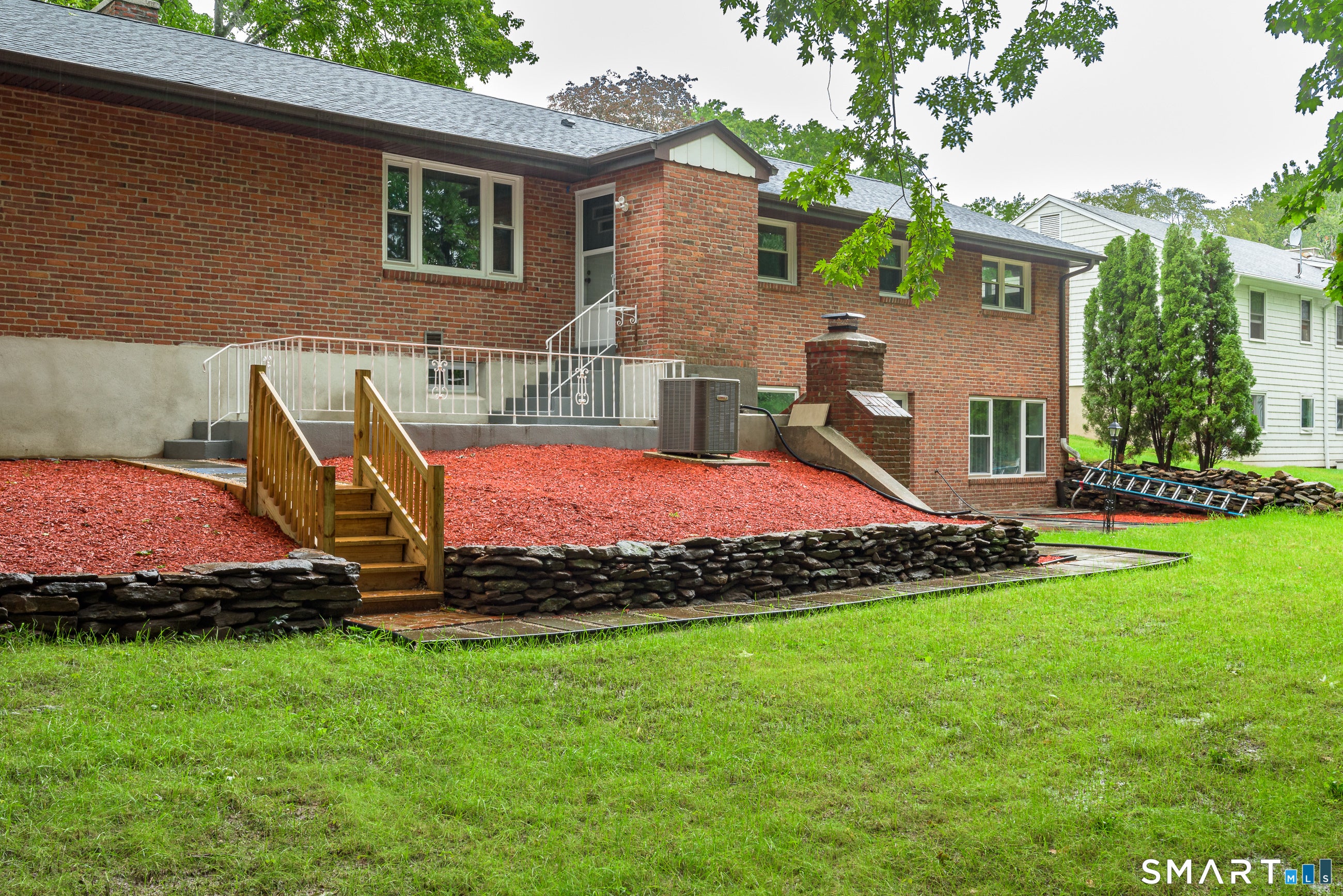 8 Lincoln Avenue