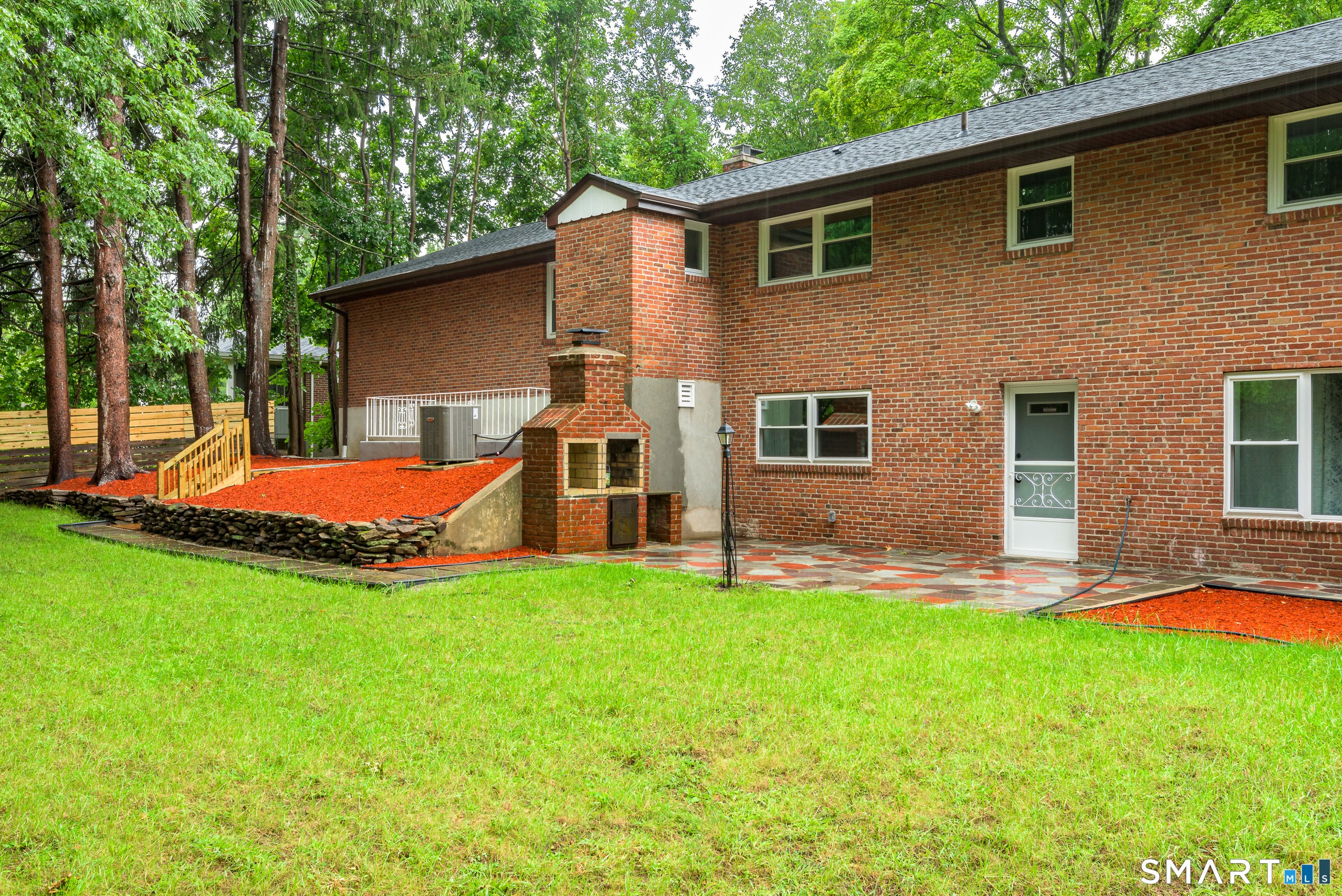 8 Lincoln Avenue