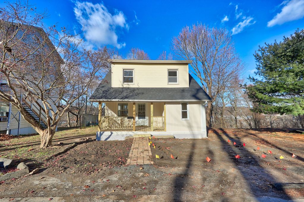 Photo of 423 Waterville Street, Waterbury, CT 06710 (MLS # 24142350)