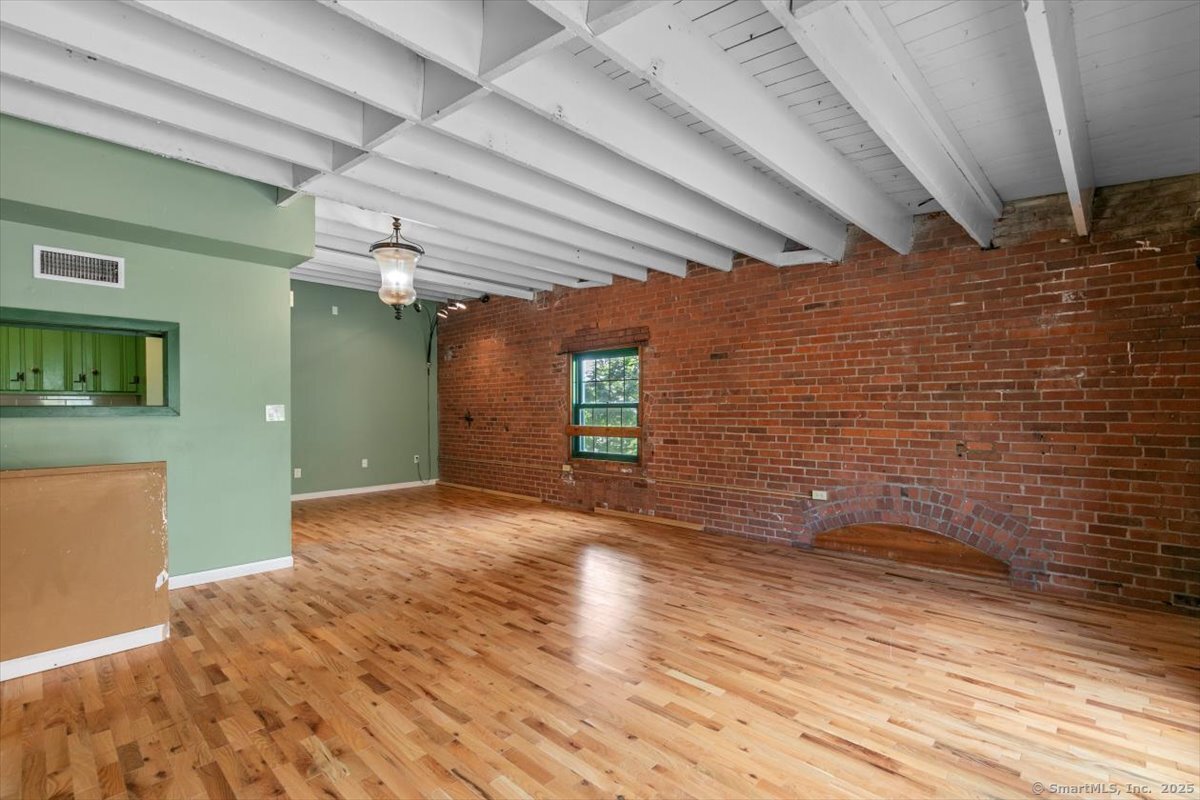 1 Front Street 204