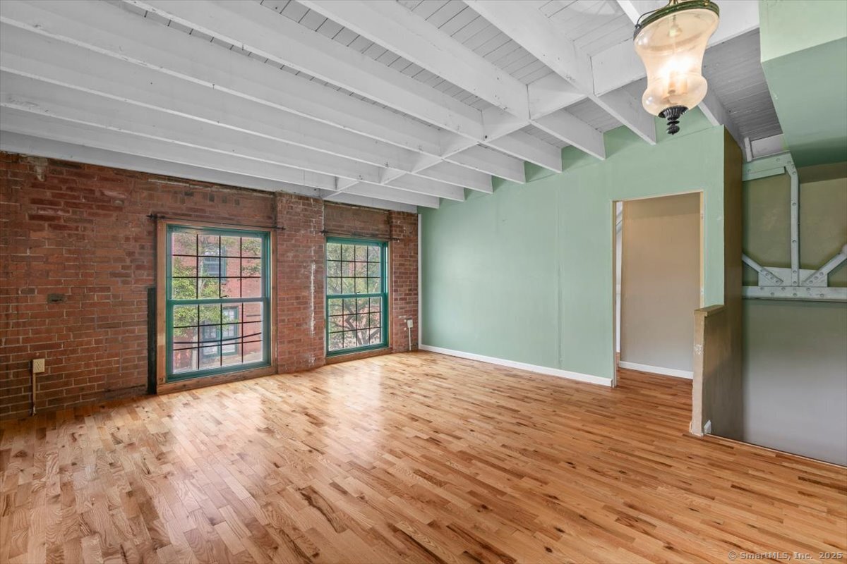 1 Front Street 204
