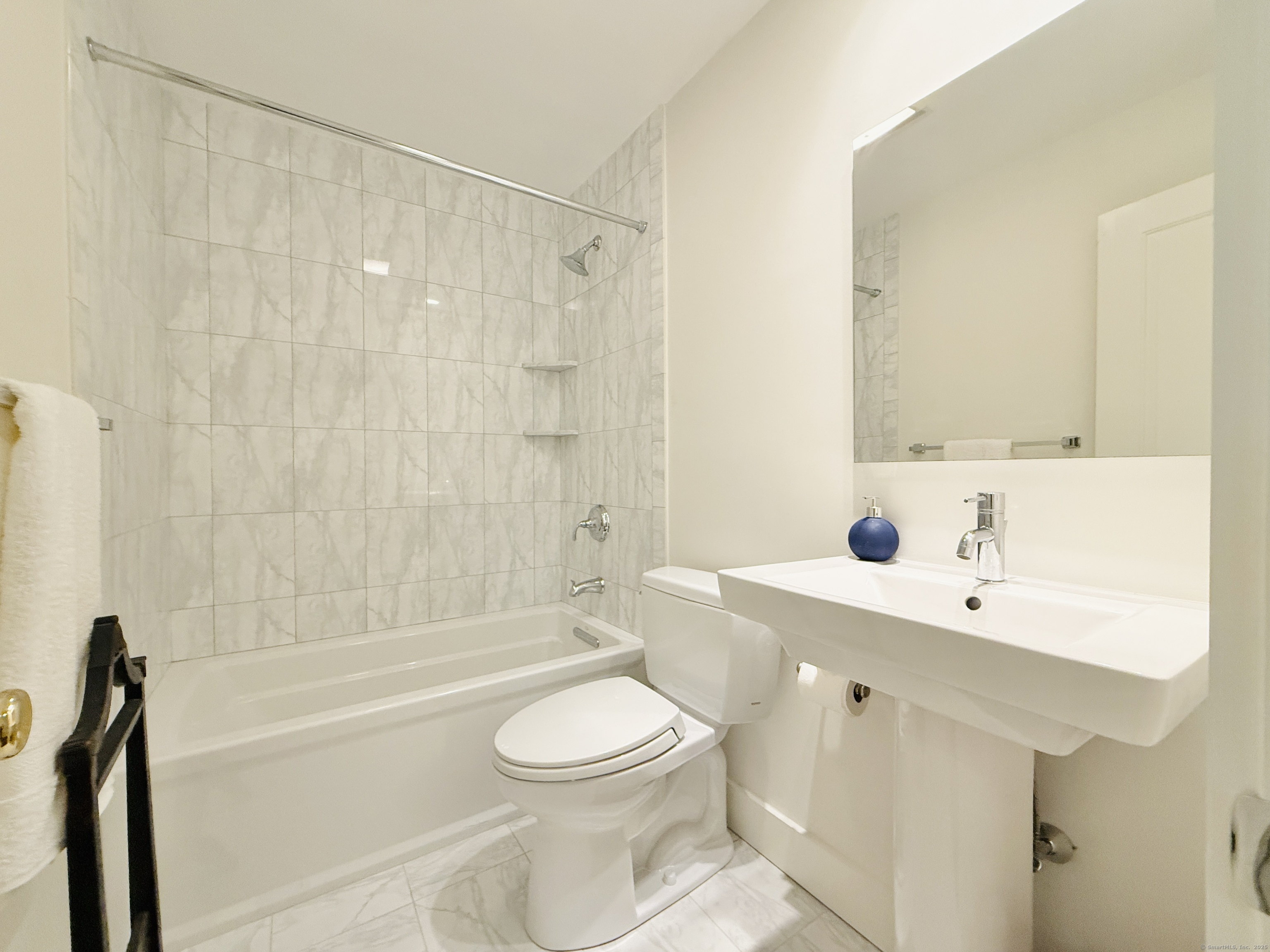 Stamford, Connecticut 06903, United States, 3 Bedrooms Bedrooms, ,4 BathroomsBathrooms,Residential,Pending,144334