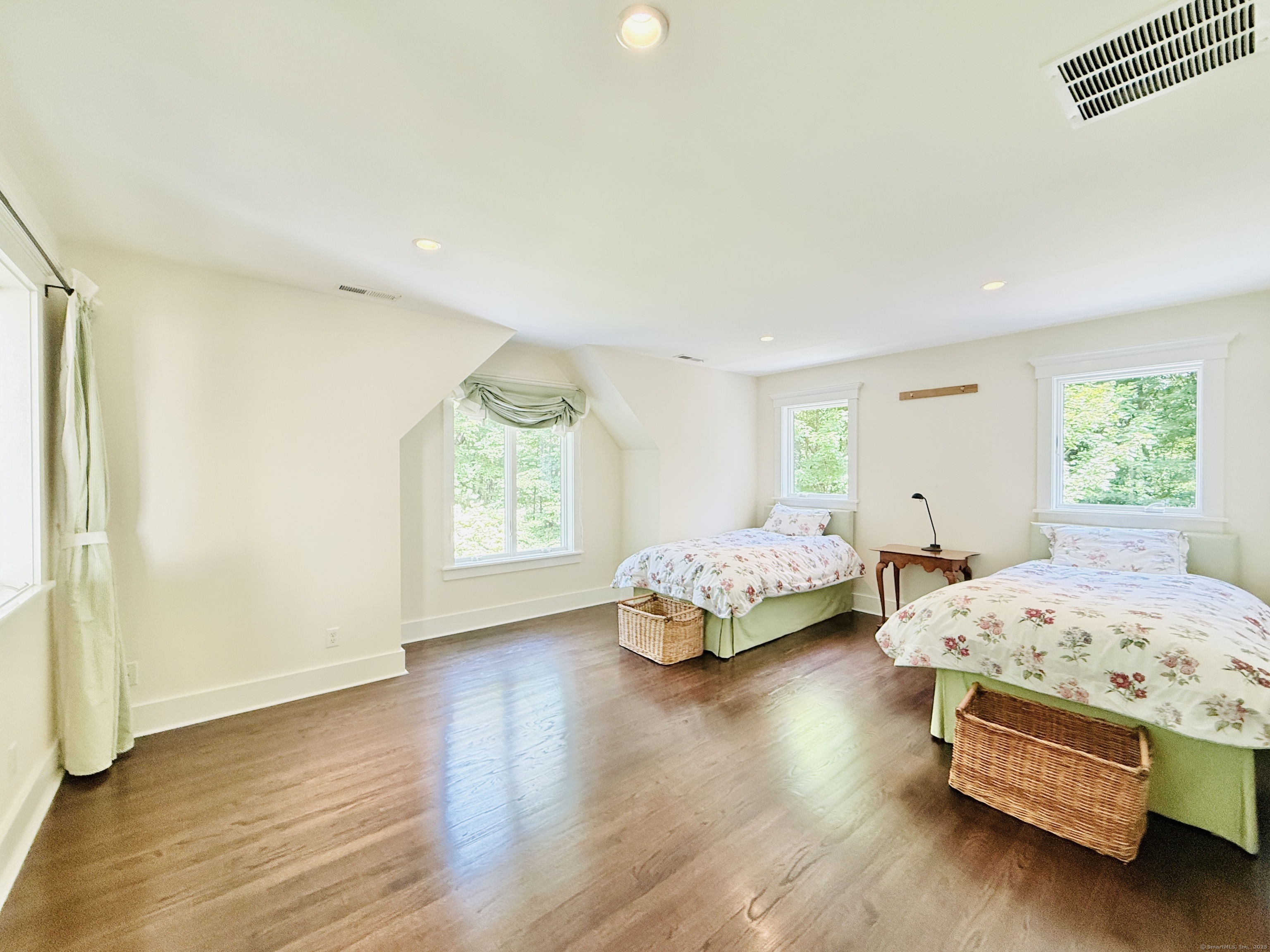 Stamford, Connecticut 06903, United States, 3 Bedrooms Bedrooms, ,4 BathroomsBathrooms,Residential,Pending,144334