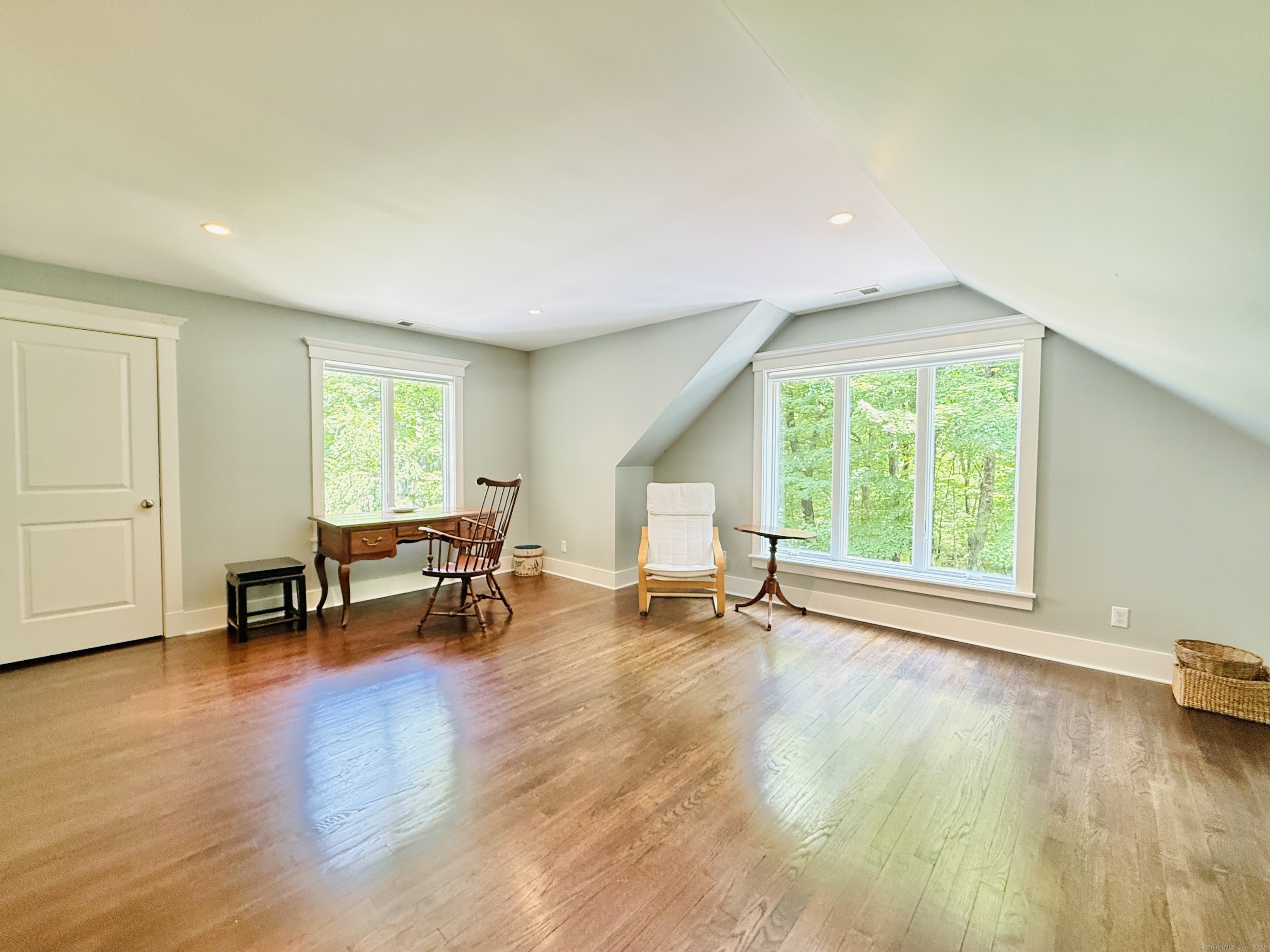 Stamford, Connecticut 06903, United States, 3 Bedrooms Bedrooms, ,4 BathroomsBathrooms,Residential,Pending,144334