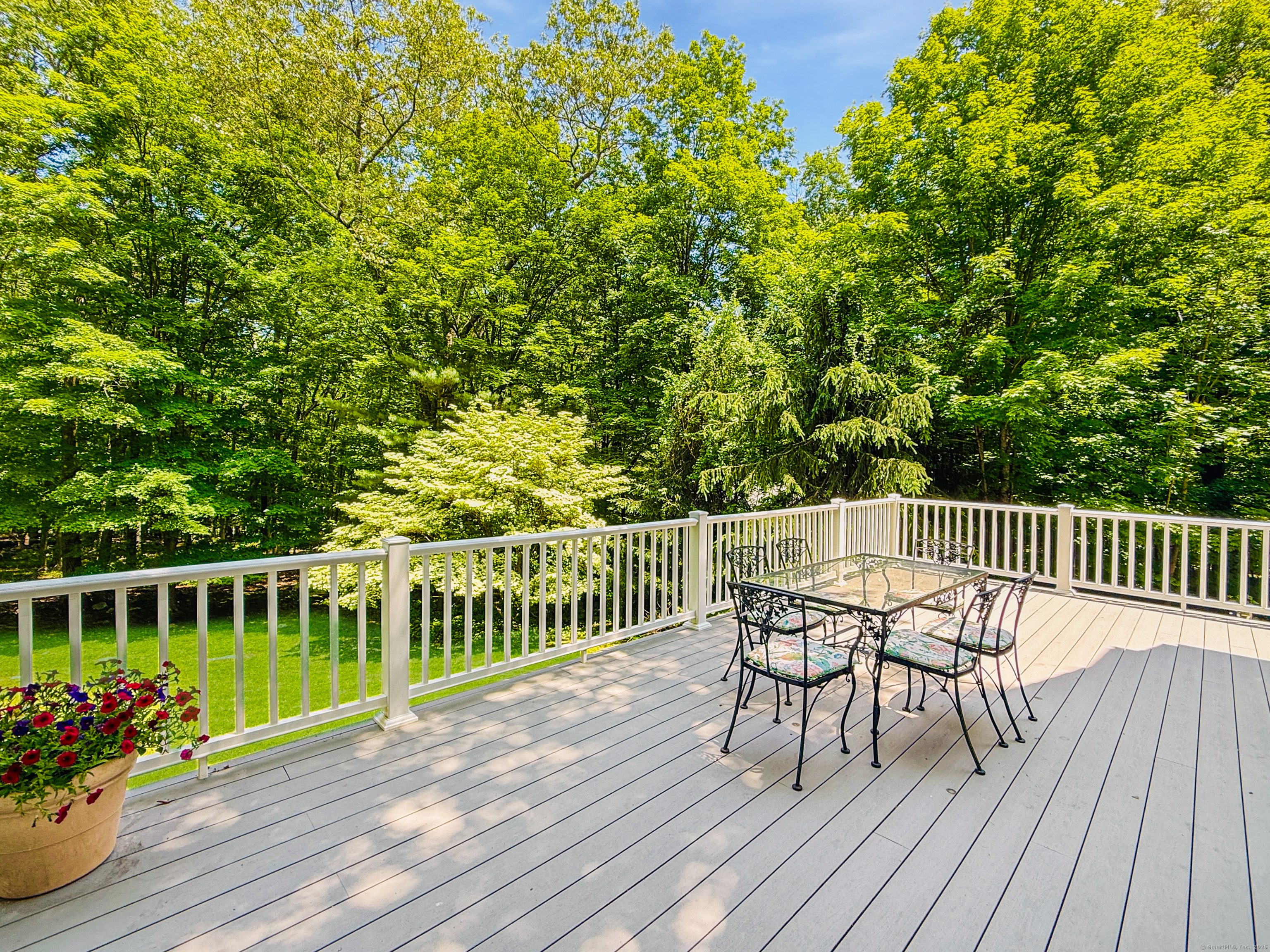 Stamford, Connecticut 06903, United States, 3 Bedrooms Bedrooms, ,4 BathroomsBathrooms,Residential,Pending,144334