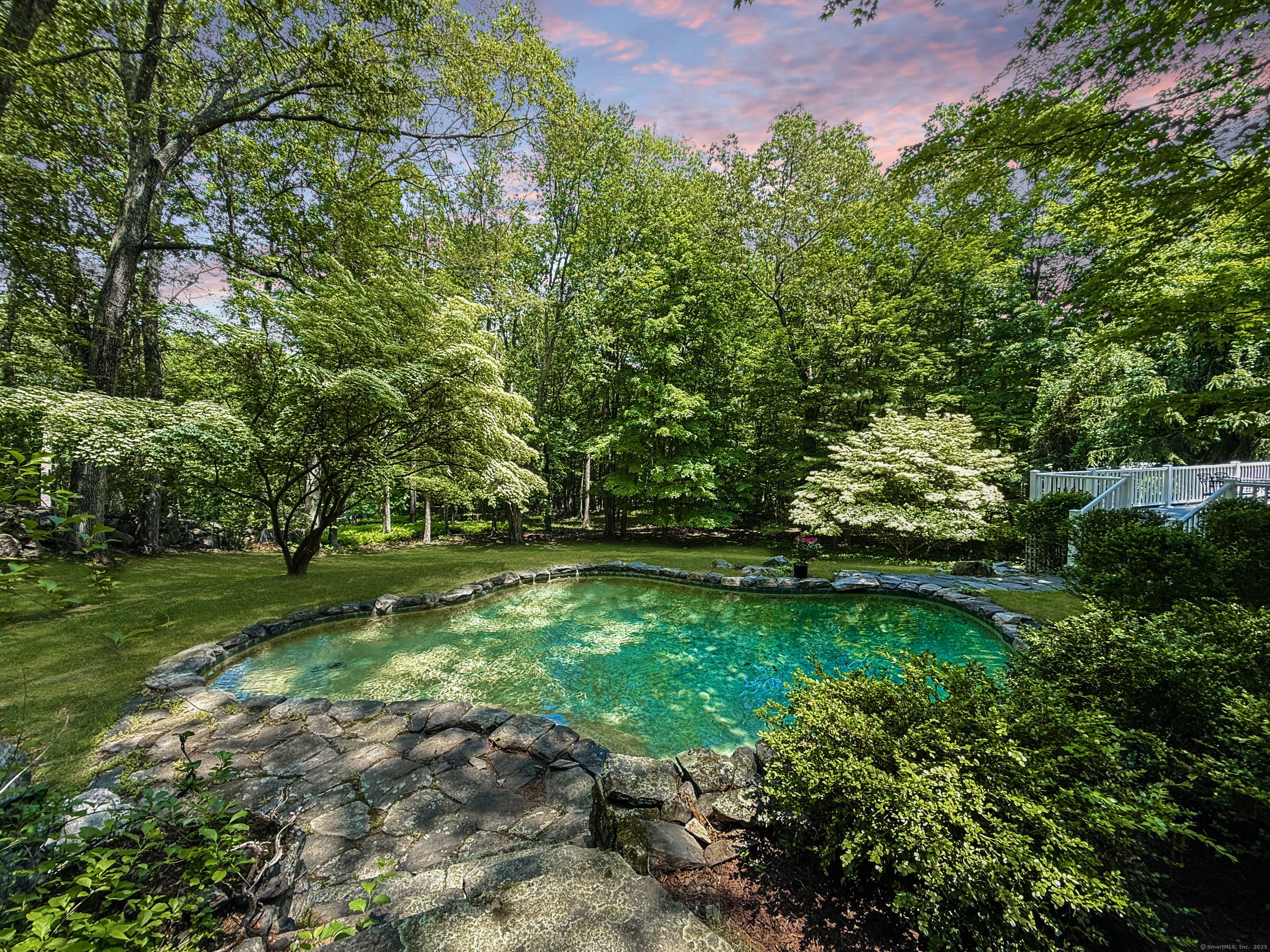 Stamford, Connecticut 06903, United States, 3 Bedrooms Bedrooms, ,4 BathroomsBathrooms,Residential,Pending,144334