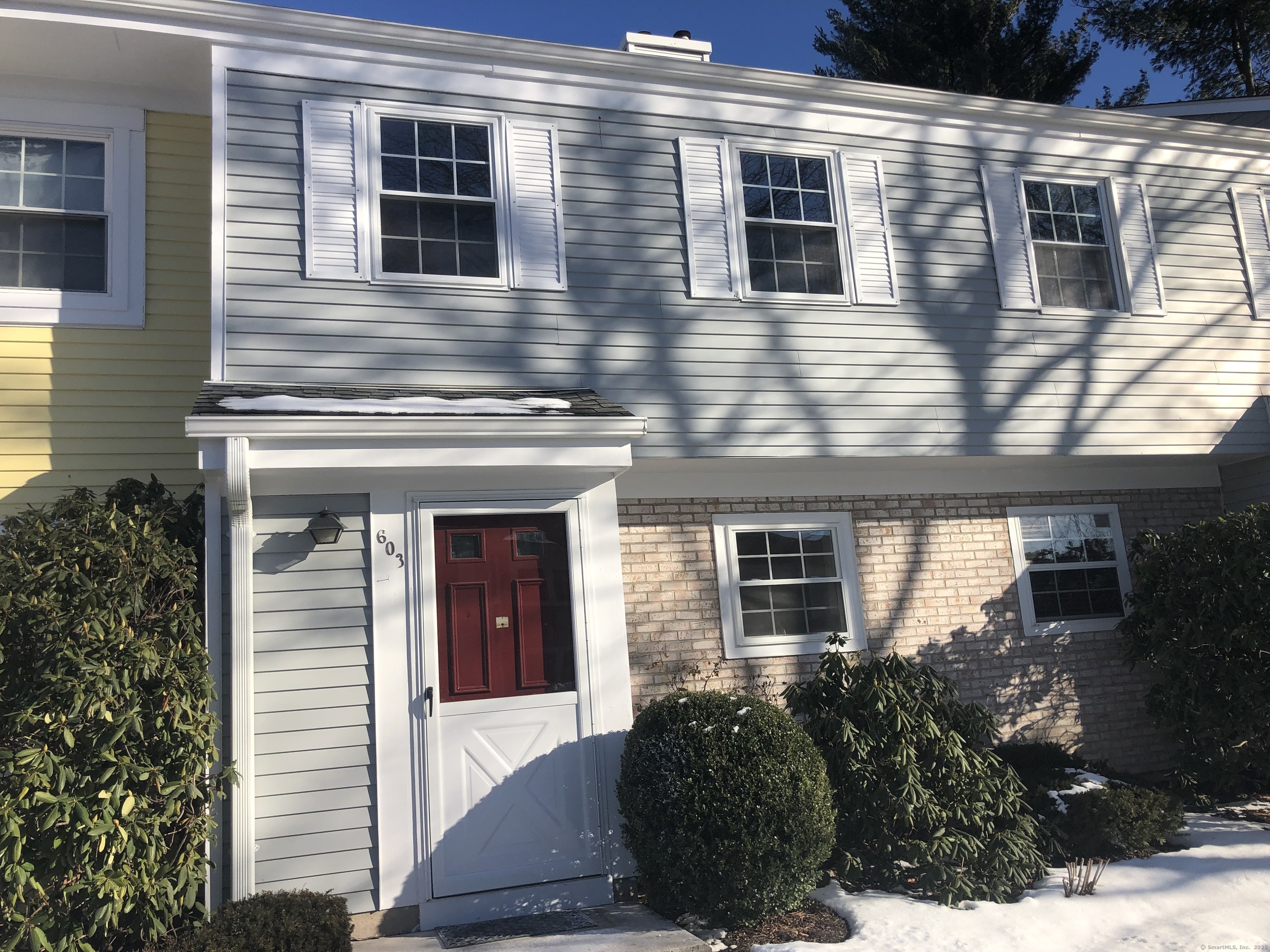 93 Park Avenue 603, Danbury, Connecticut - 2 Bedrooms  
2 Bathrooms  
4 Rooms - 