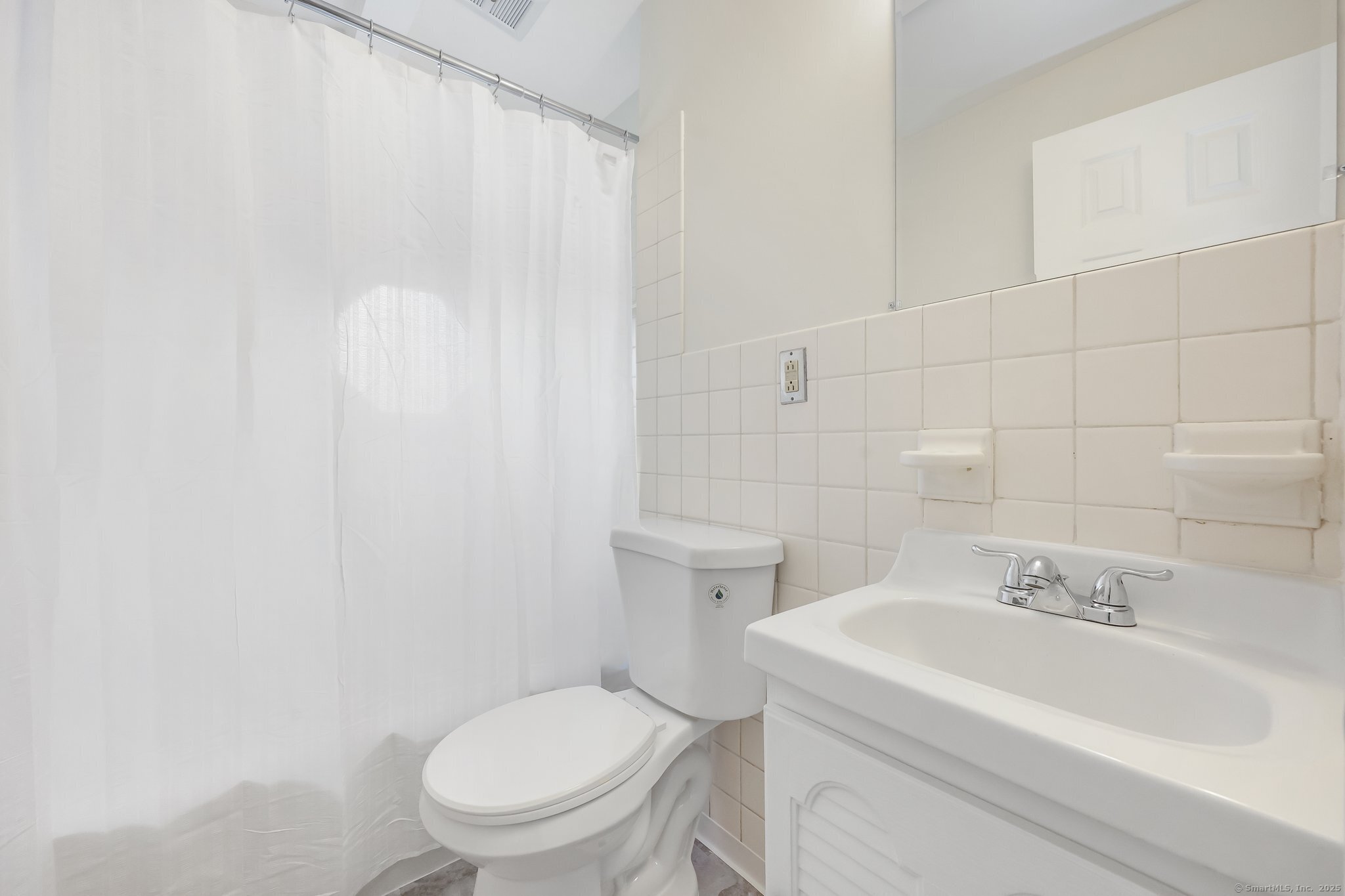 68 Knickerbocker Avenue, Stamford, Connecticut image 3