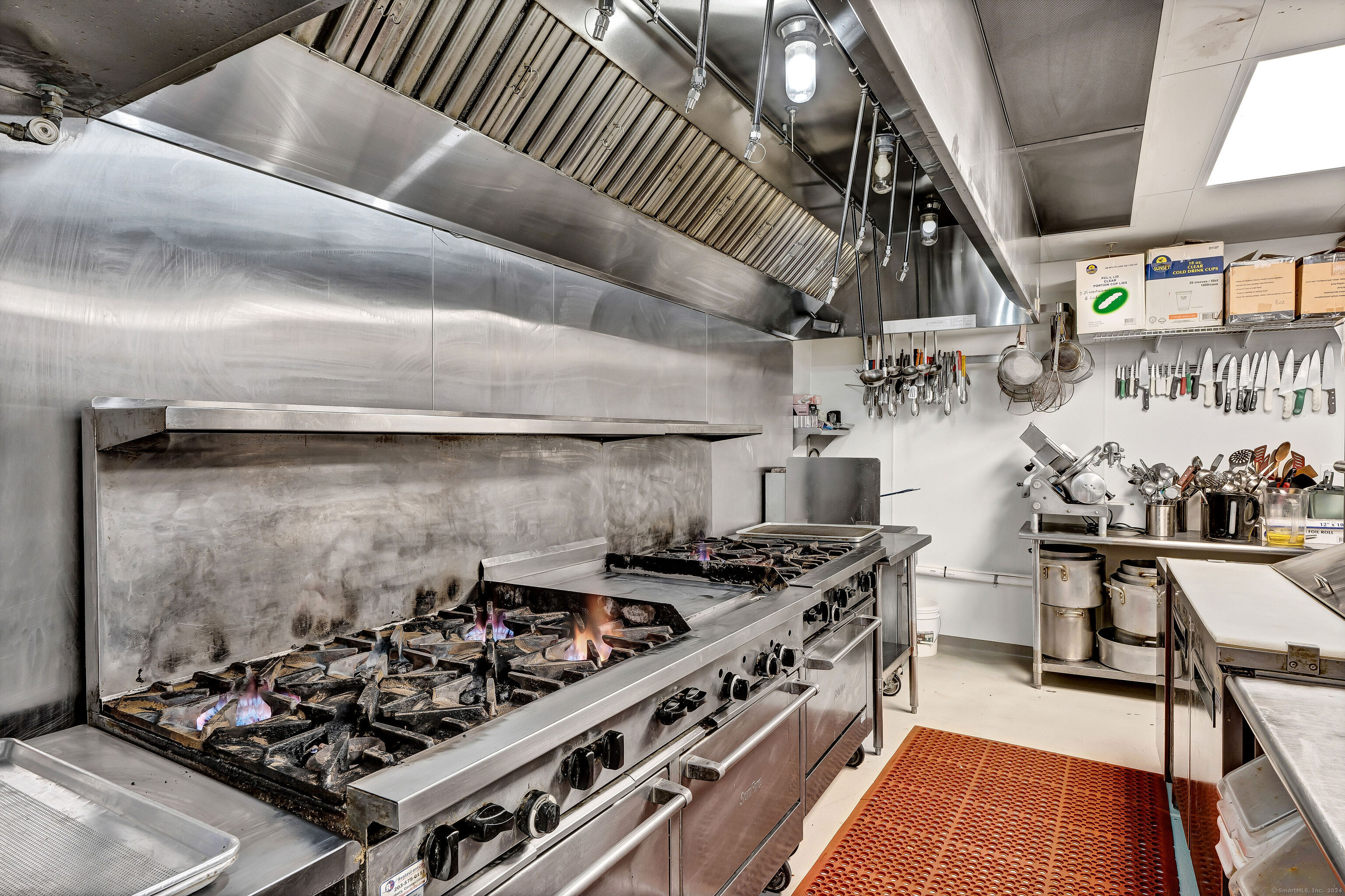 Southington, Connecticut 06489, United States, ,Commercial,Pending,41429