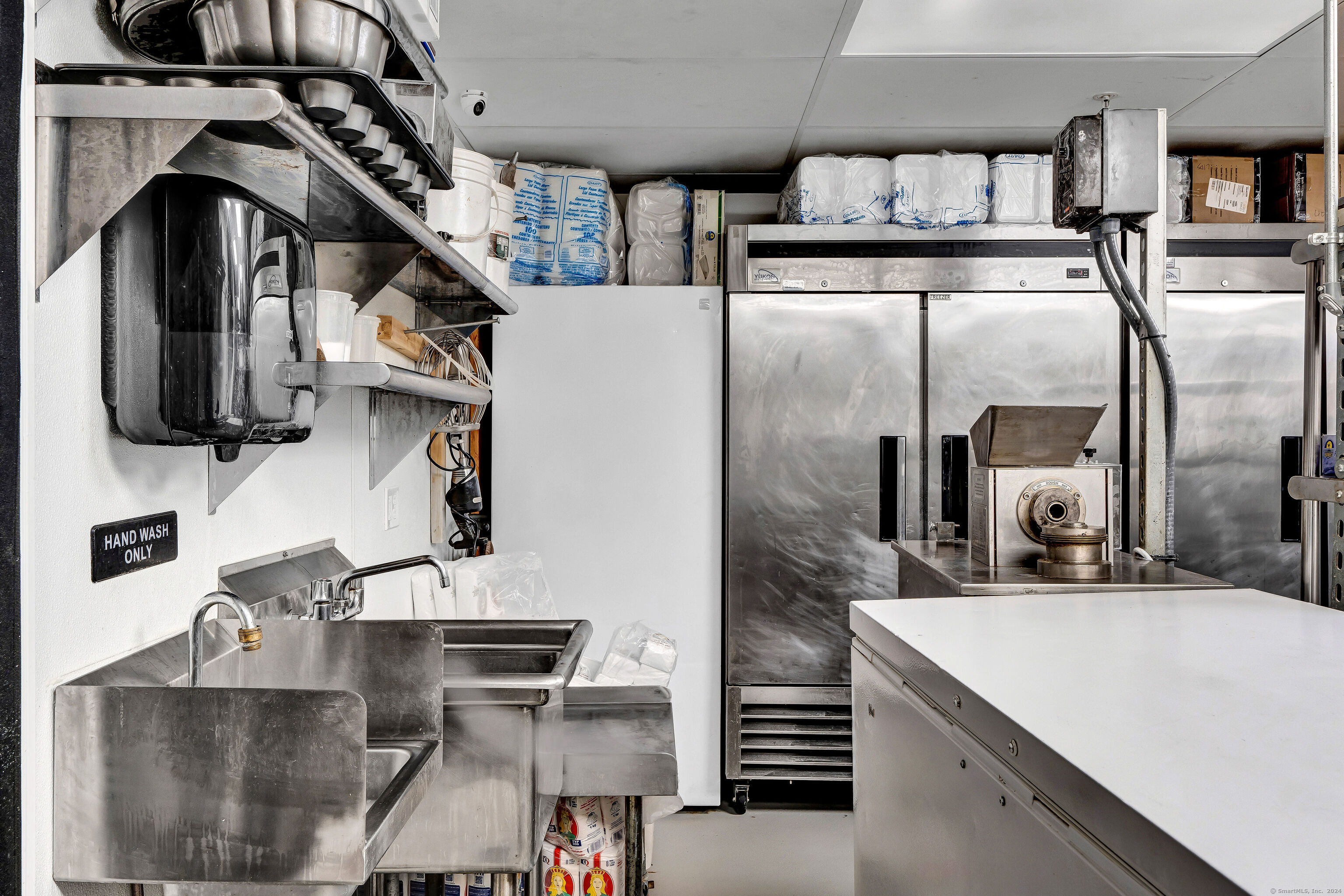 Southington, Connecticut 06489, United States, ,Commercial,Pending,41429