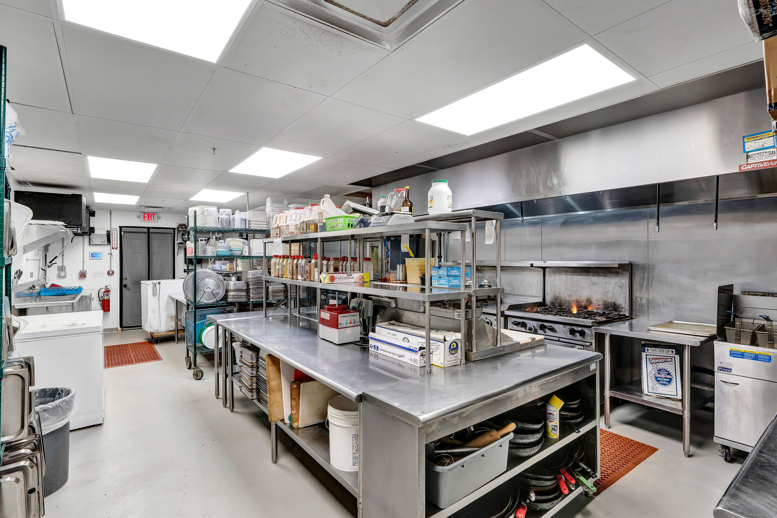 Southington, Connecticut 06489, United States, ,Commercial,Pending,41429