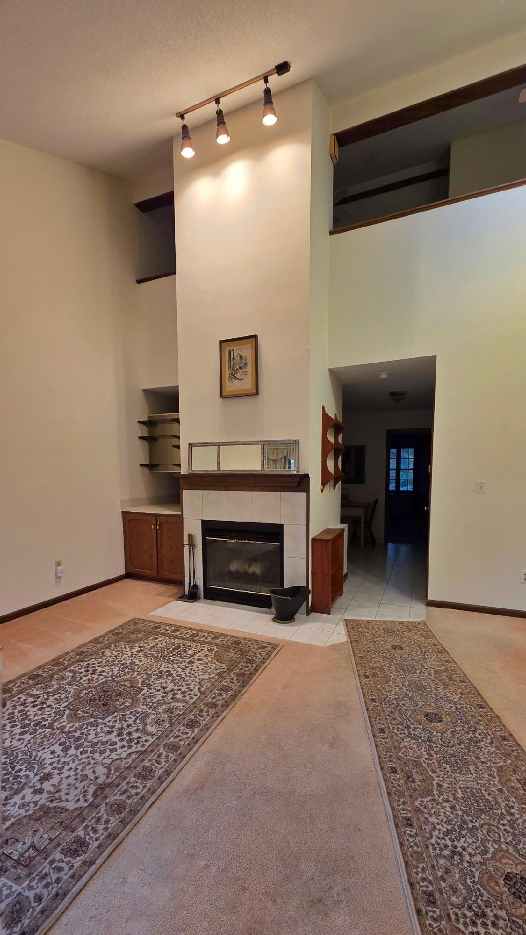 373 Lakeview Drive 373