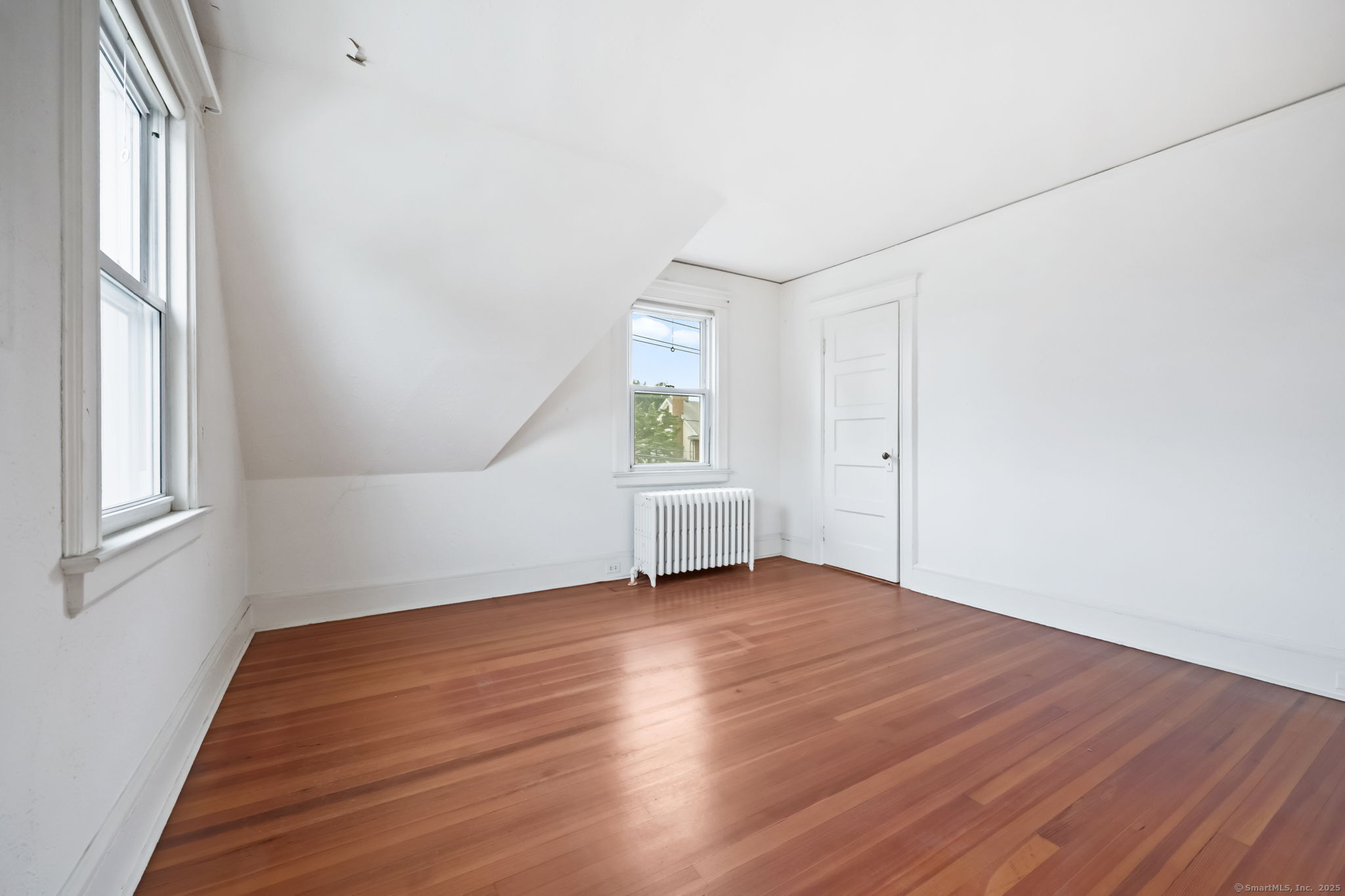 Greenwich, Connecticut 06830, United States, 2 Bedrooms Bedrooms, ,2 BathroomsBathrooms,Residential,Active,218829