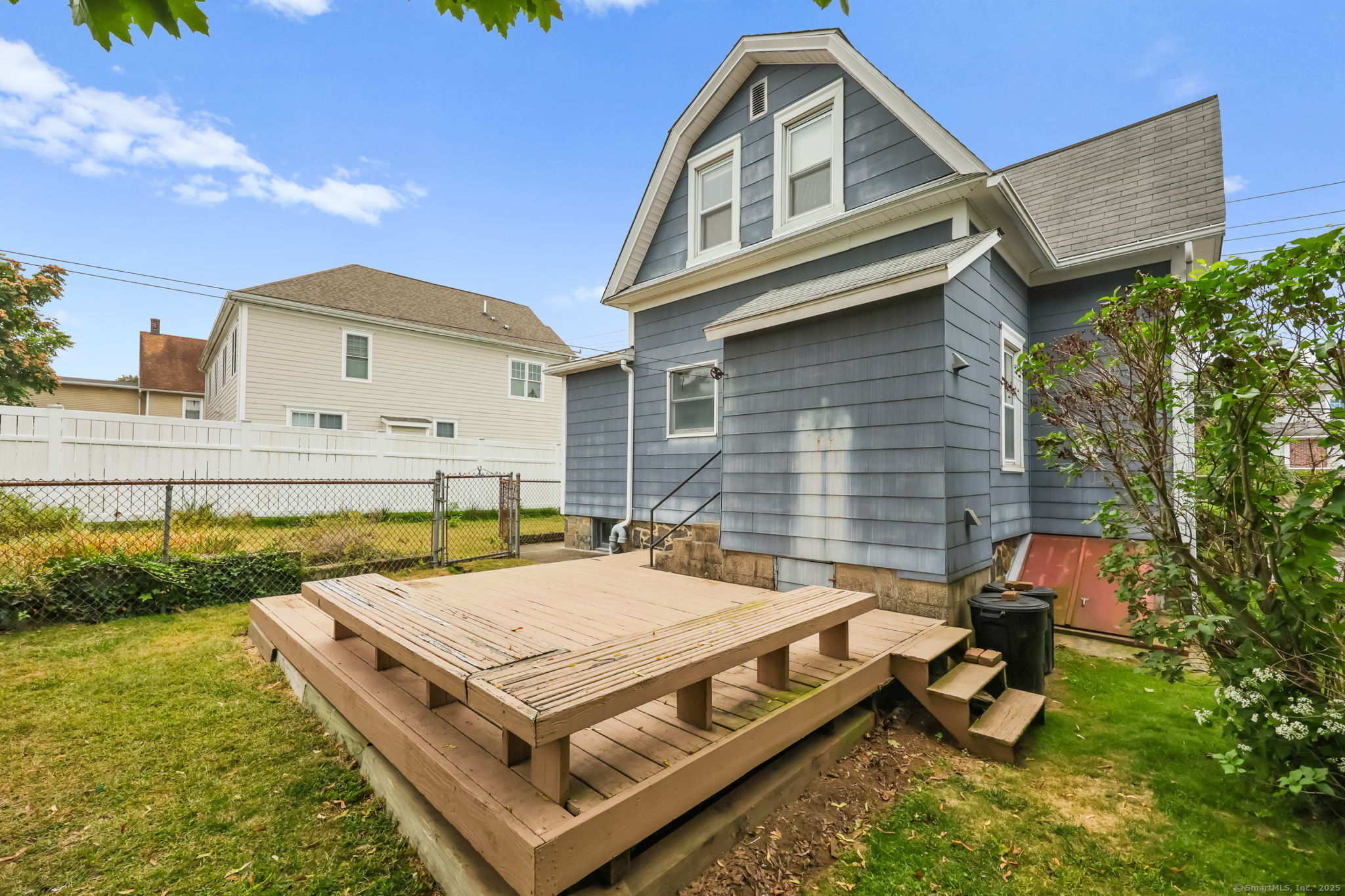 Greenwich, Connecticut 06830, United States, 2 Bedrooms Bedrooms, ,2 BathroomsBathrooms,Residential,Active,218829