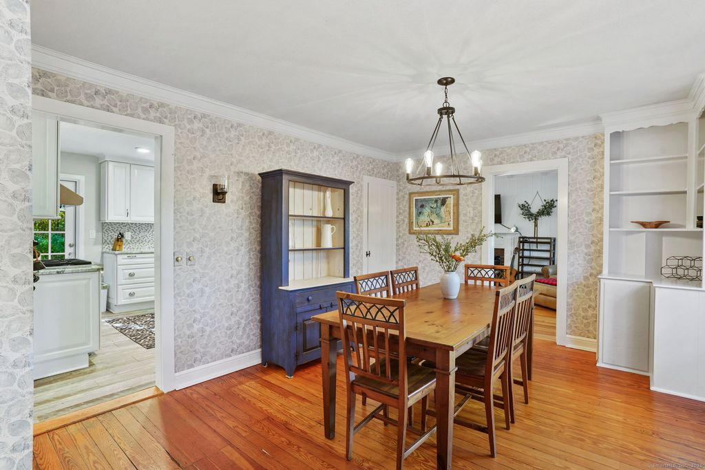 Photo of 477 Newtown Turnpike, Redding, CT 06896 (MLS # 24134330)
