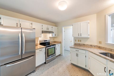 Tiny photo for 26 Fox Hollow #26, Avon, CT 06001 (MLS # 24193630)
